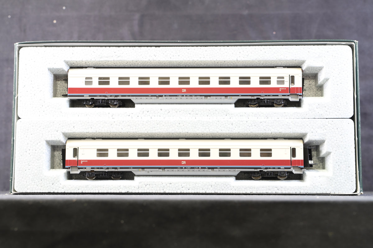 Kato HO VT18/ BR175 Deutsche Reichsbahn Locomotive 6 Car Set Including 2 x Dummy Ends