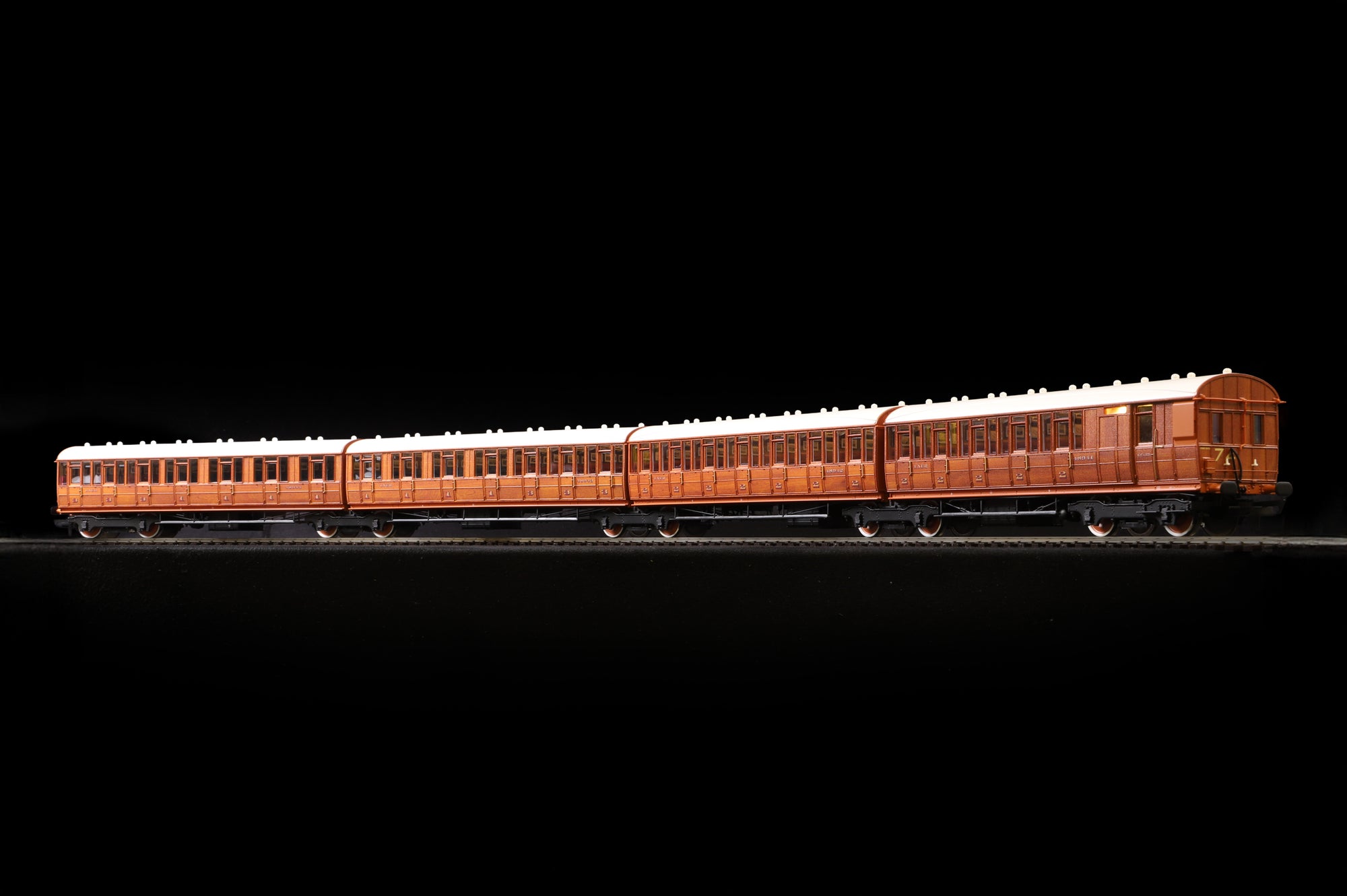 Clark Railworks OO Gauge C2001B Quad Art Set No. 74, LNER Teak
