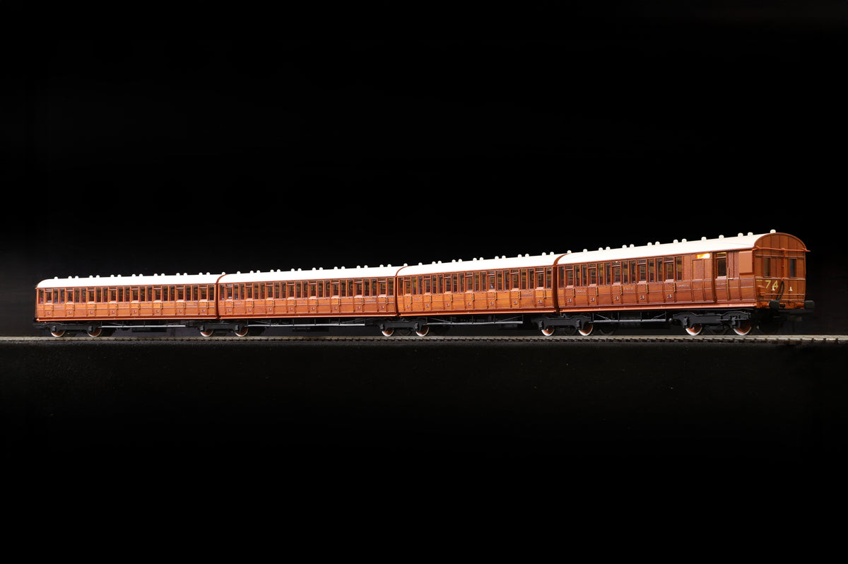 Clark Railworks OO Gauge C2001A Quad Art Set No. 74, LNER Teak, Preserved Set