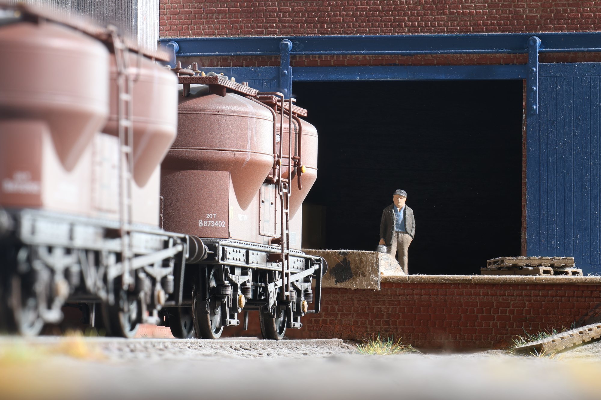 Clark Railworks OO C3041 Prestwins BR Bauxite B873400, B873402 & B873760 Standard Weathering