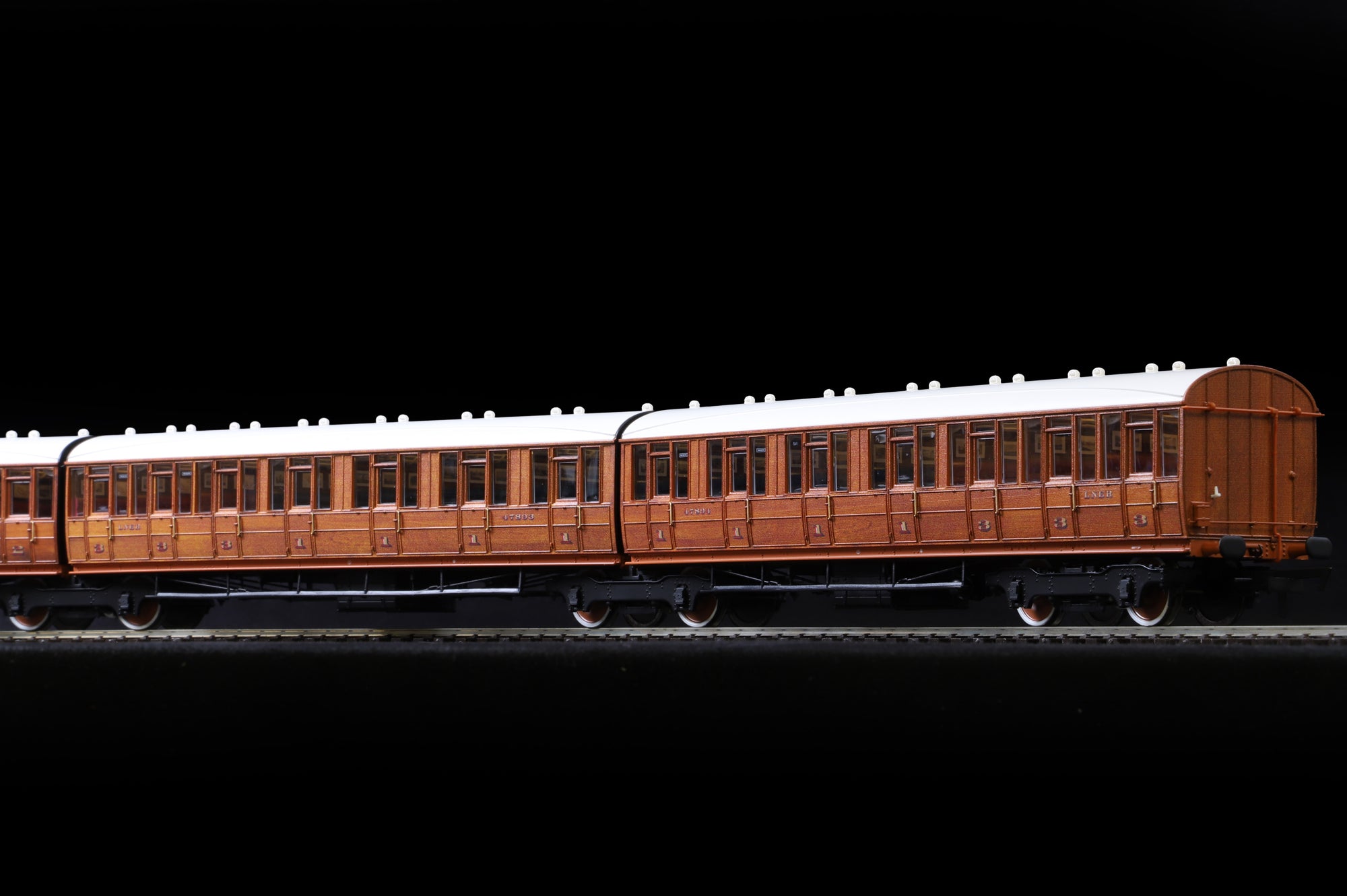 Clark Railworks OO Gauge C2000B Quad Art Set No. 90, LNER Teak