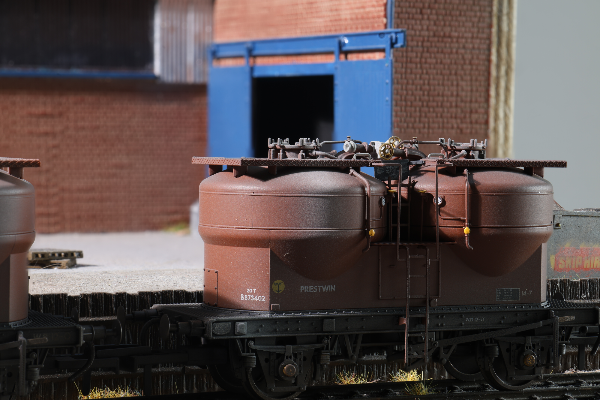 Clark Railworks OO C3041 Prestwins BR Bauxite B873400, B873402 & B873760 Standard Weathering
