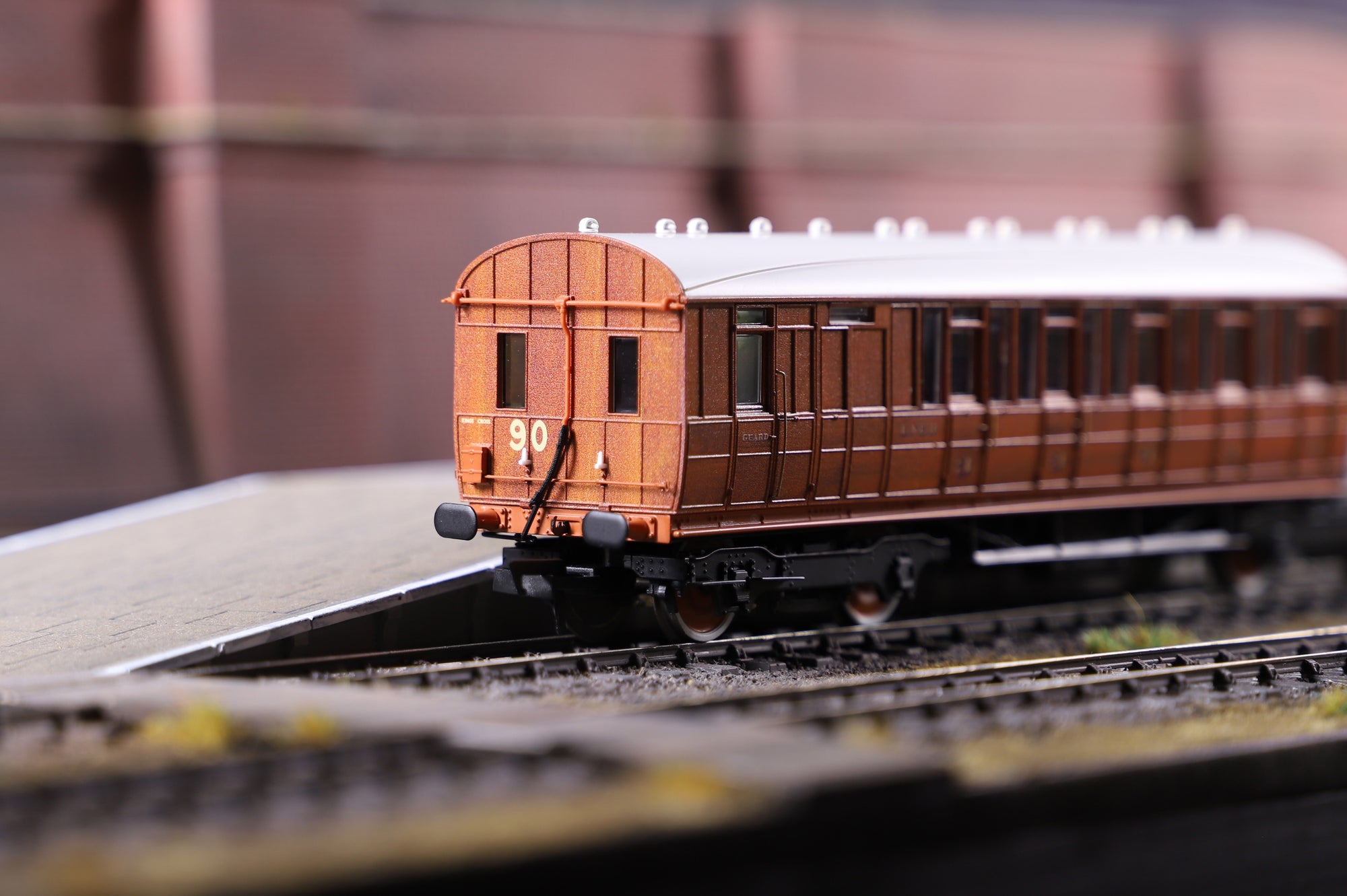 Clark Railworks OO Gauge C2000A Quad Art Set No. 90, LNER Teak
