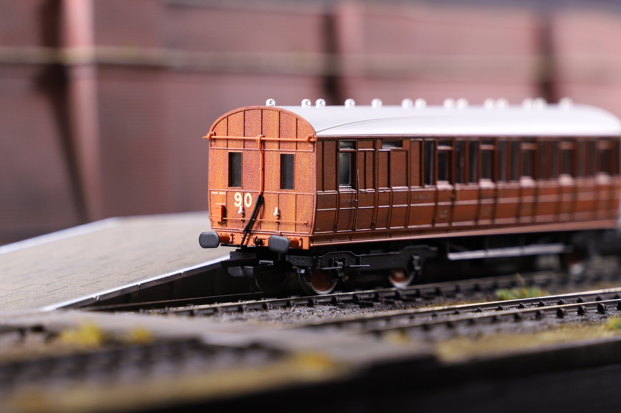 Clark Railworks OO Gauge C2000B Quad Art Set No. 90, LNER Teak