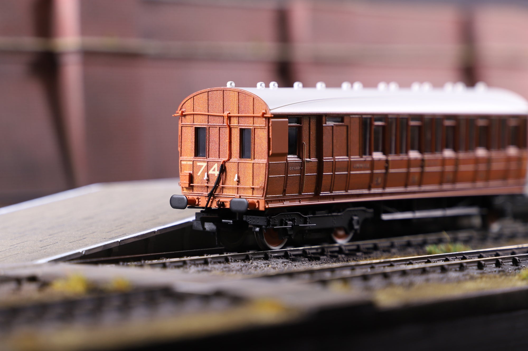 Clark Railworks OO Gauge C2001A Quad Art Set No. 74, LNER Teak, Preserved Set