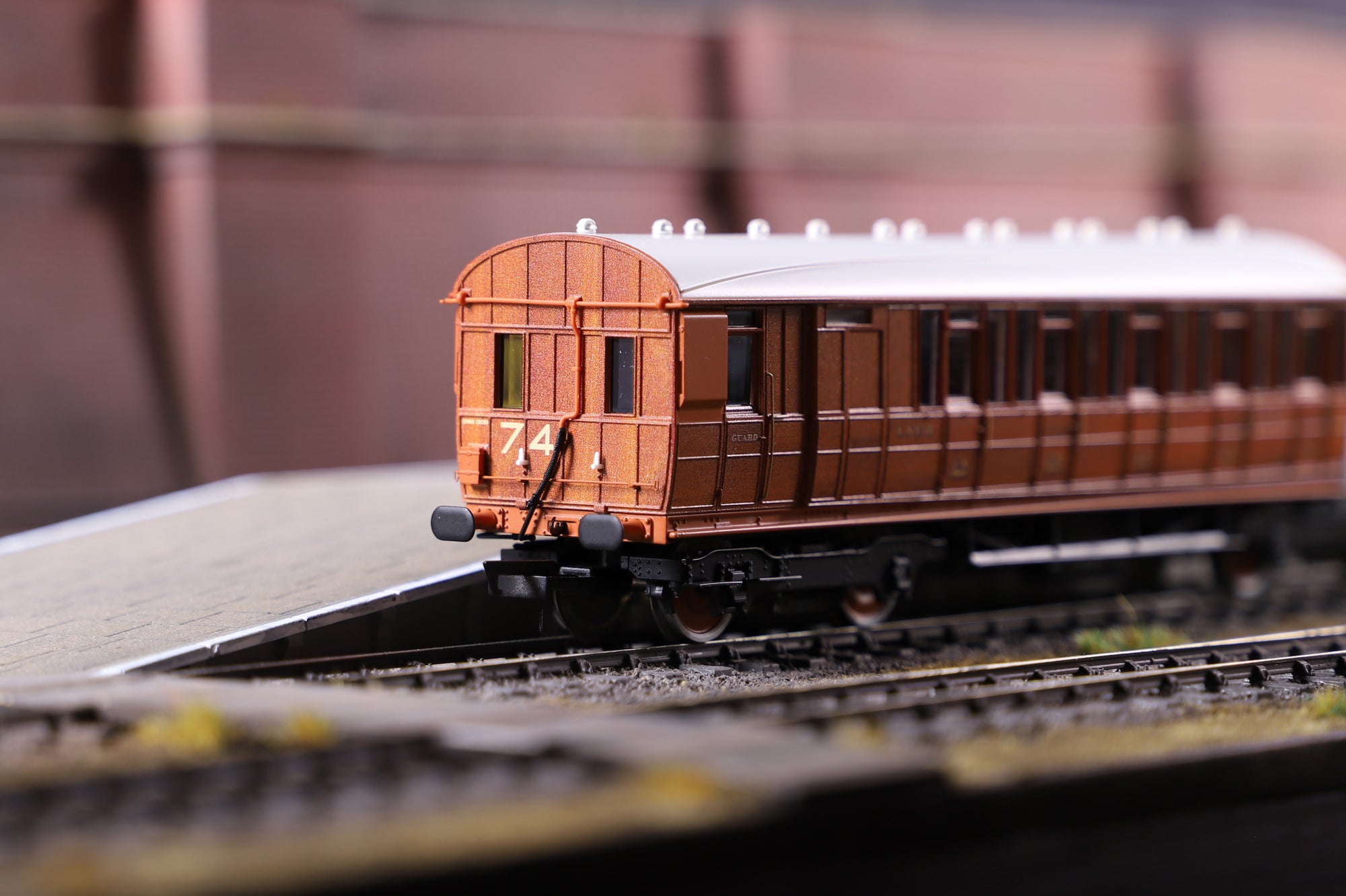 Clark Railworks OO Gauge C2001B Quad Art Set No. 74, LNER Teak