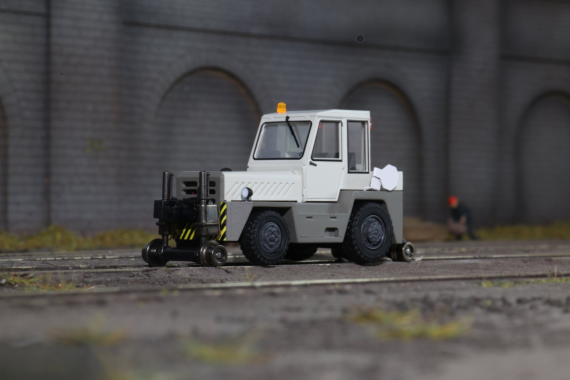 MTC HO 01141005E Road-Rail Vehicle Grey
