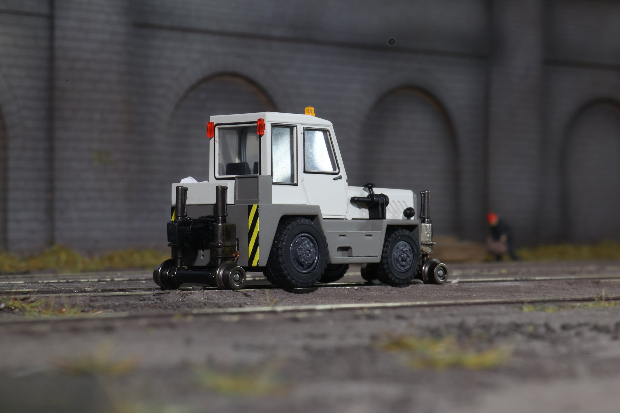 MTC HO 01141005E Road-Rail Vehicle Grey