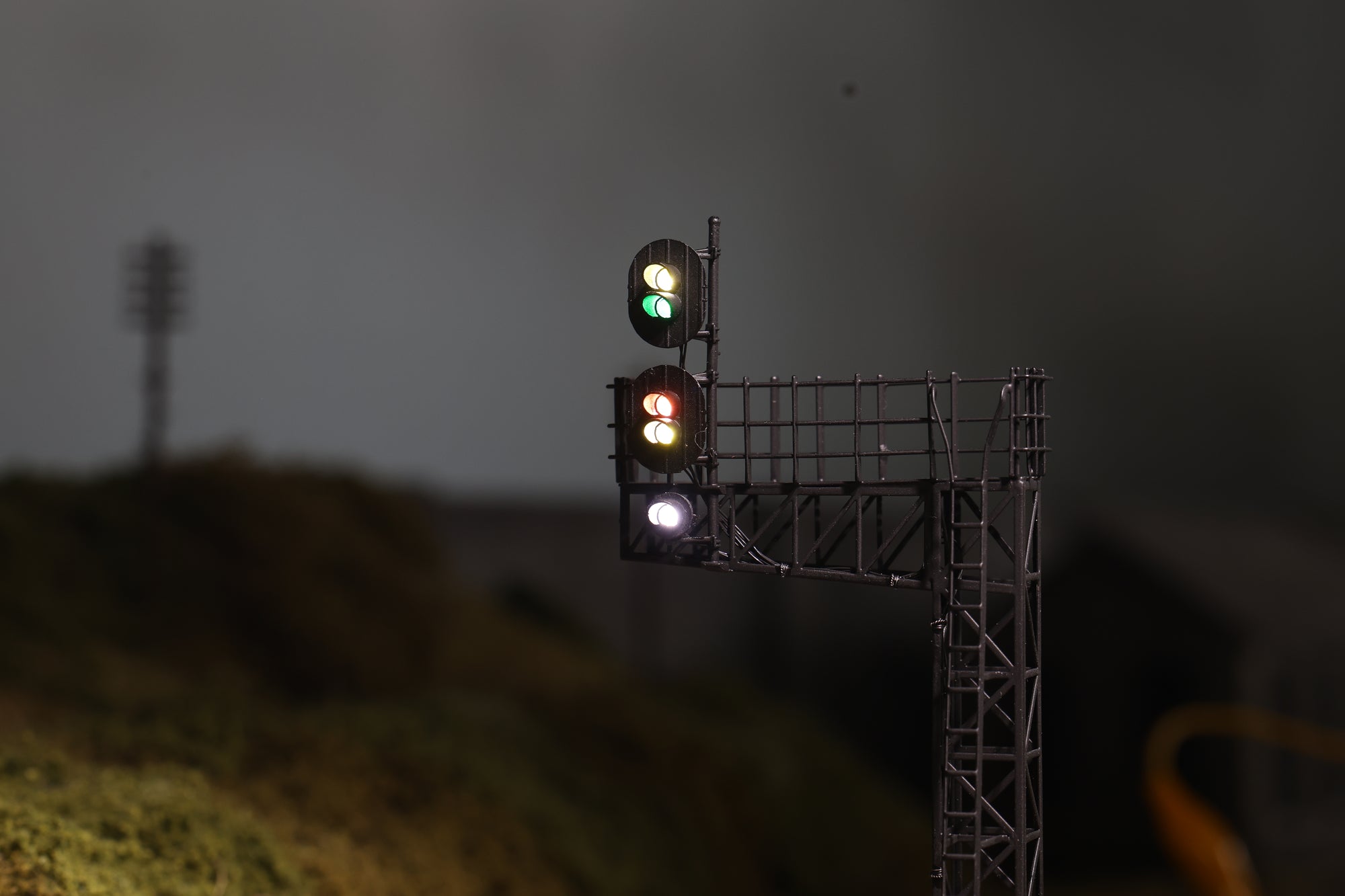 MTC HO 0132F006E Single Track Signal Gantry