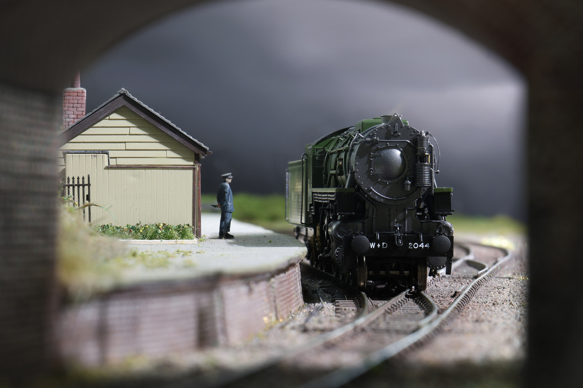 Rapido OO Gauge USATC S160 2-8-0, ‘2044’, WD Drab, Clark Railworks Exclusive