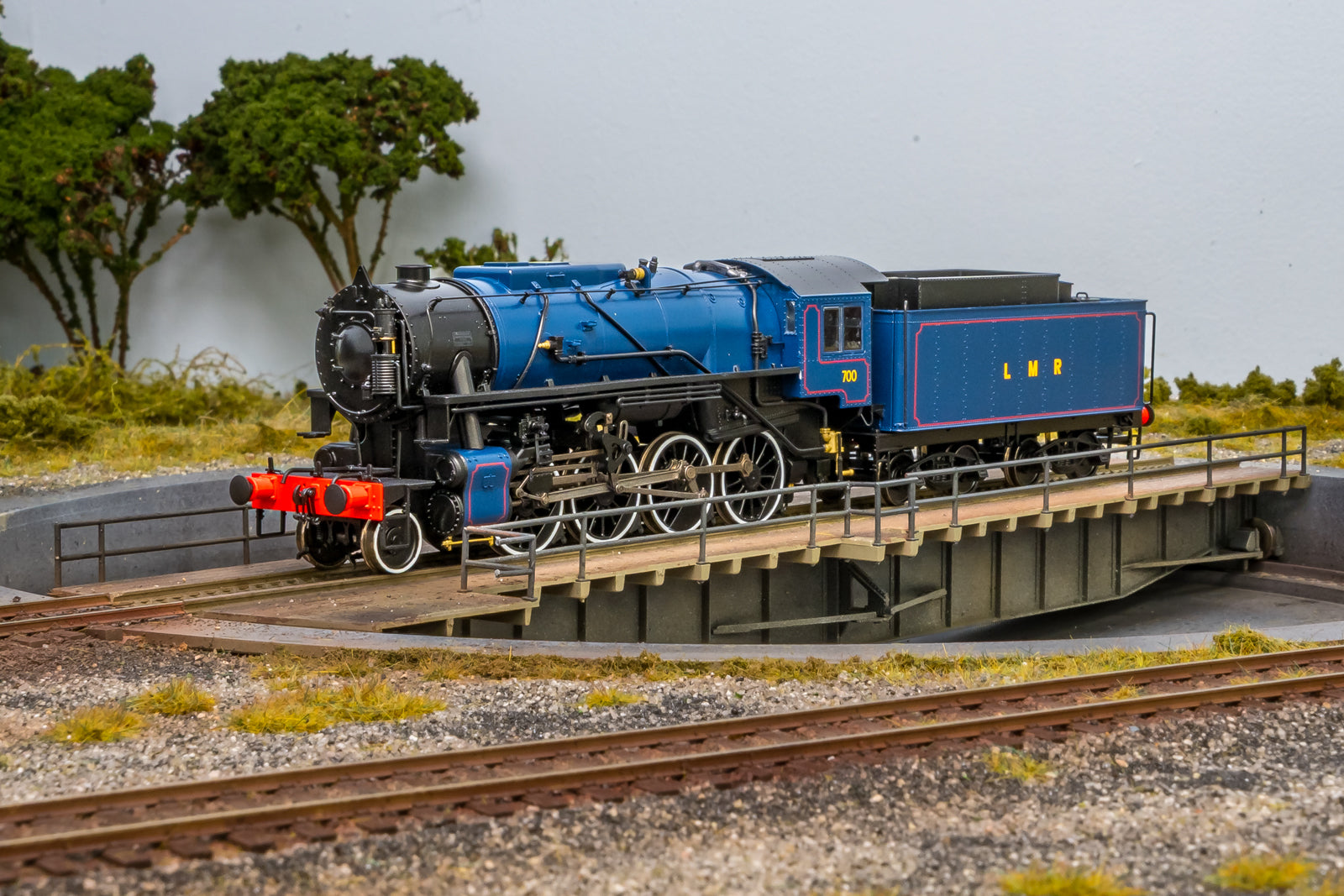 Rapido OO Gauge 926005 USATC S160 2-8-0, ‘700’, Major General Carl R Gray Jr, Longmoor Military Railway Blue