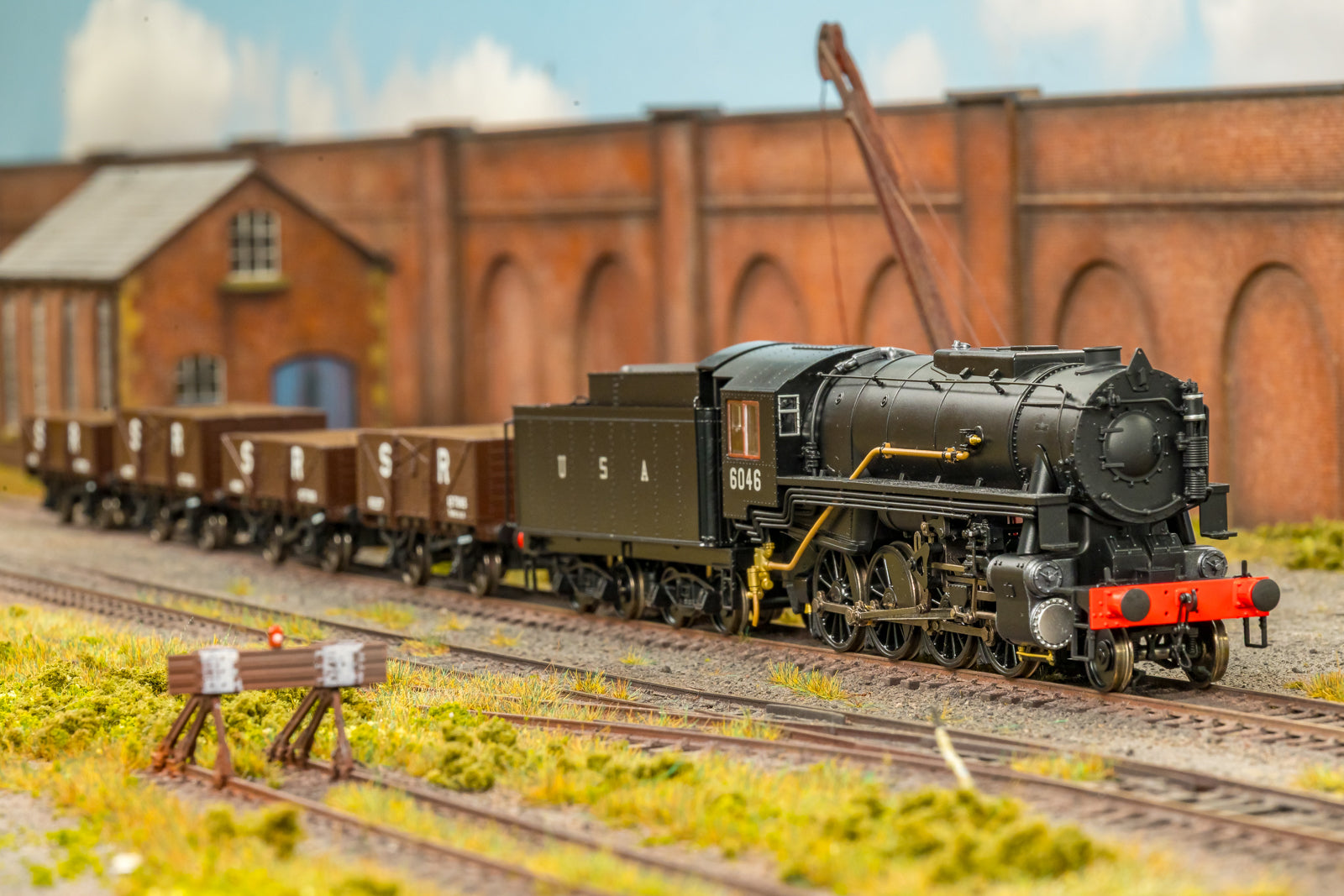 Rapido OO Gauge 926007 USATC S160 2-8-0, ‘6046’, Black w/USA on Tender (As preserved)