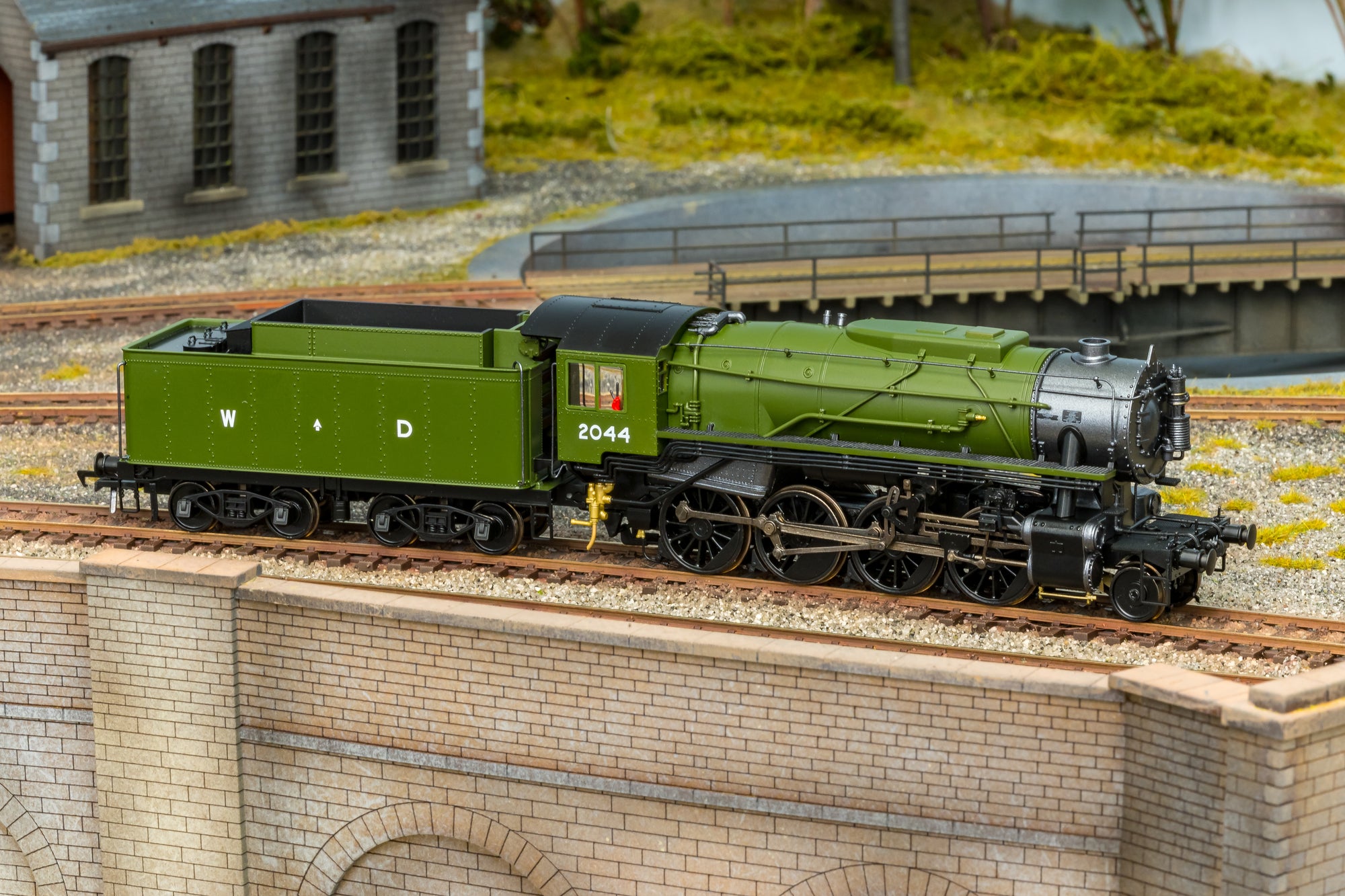 Rapido OO Gauge 926011 USATC S160 2-8-0, ‘2044’, WD Drab, Clark Railworks Exclusive