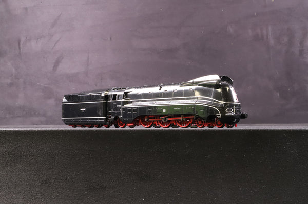 Liliput HO L111103 Streamlined BR 01 1062 4-6-2 DRG - Clark Railworks