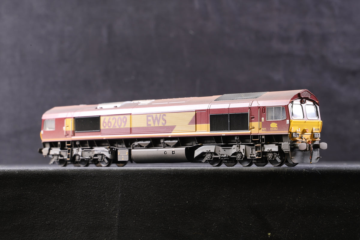 Bachmann OO 32-735 Class 66 &#39;66209&#39; EWS Weathered, DCC Sound