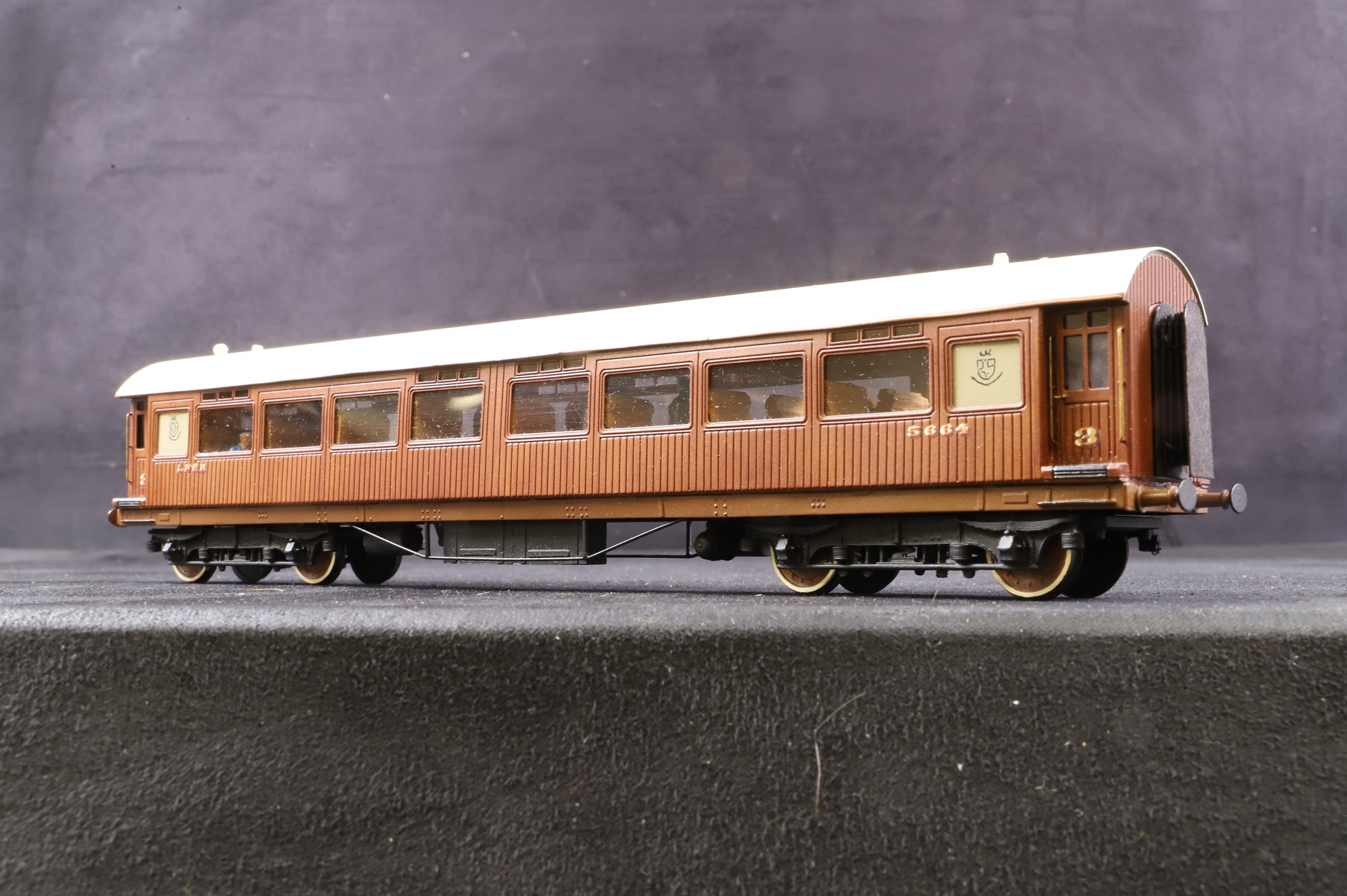 Lawrence Scale Models OO Great Central Barham 3rd Class Coach Kit Built