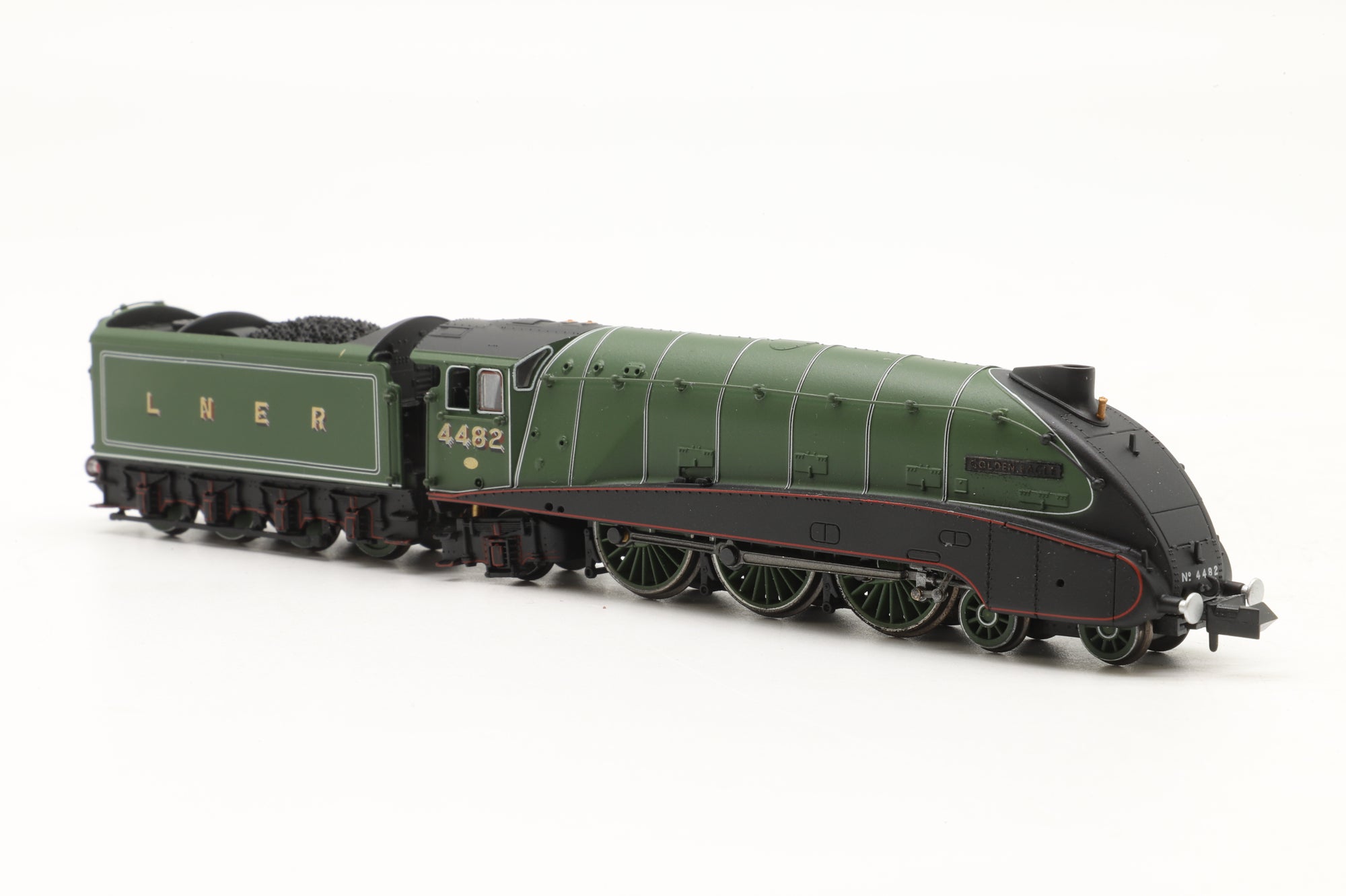 Dapol N 2S-008-010 Class A4 4482 'Golden Eagle' in LNER Green