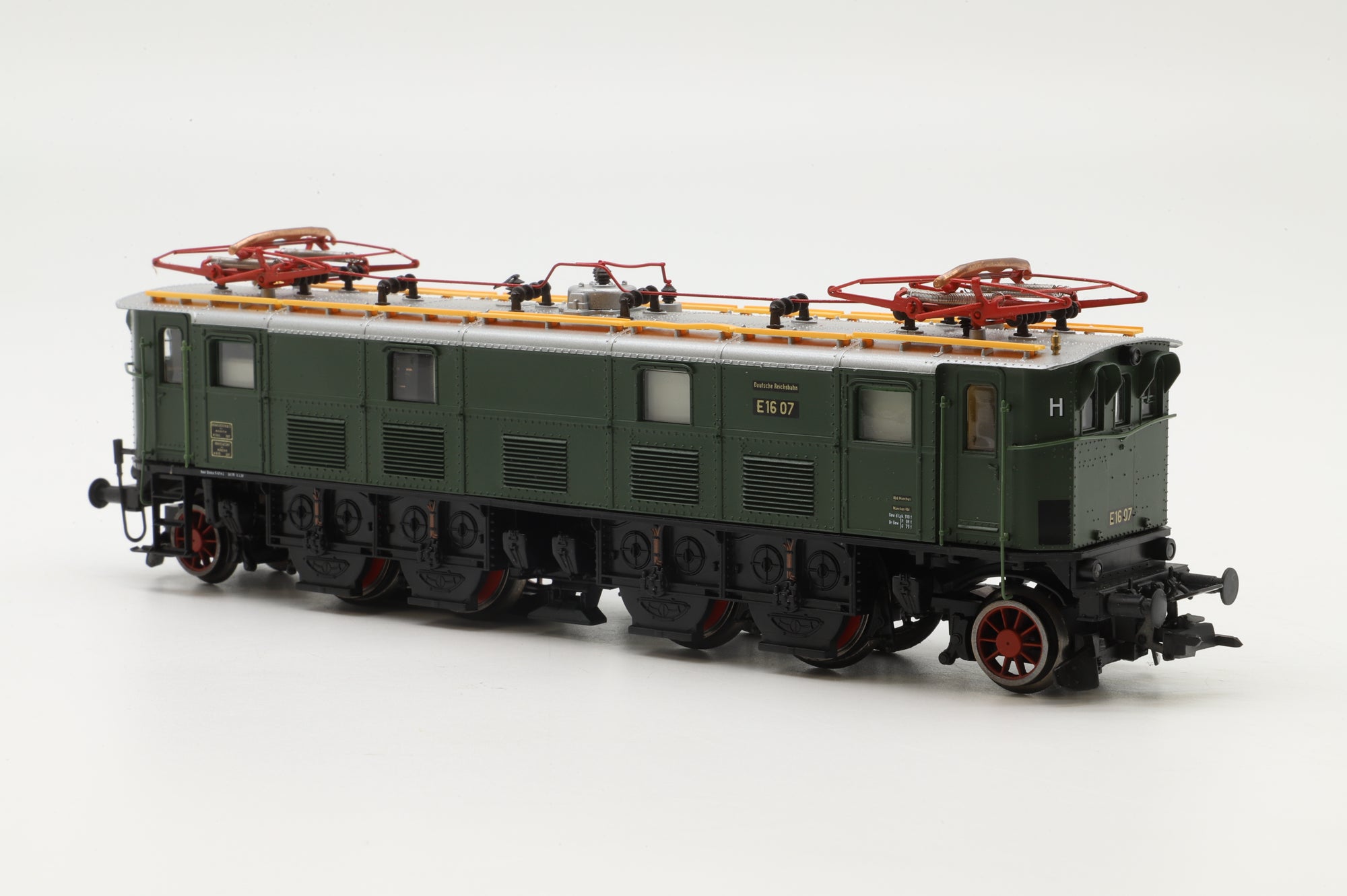 Roco HO 69622 E16 Overhead Electric Locomotive DR 3 Rail DCC Fitted