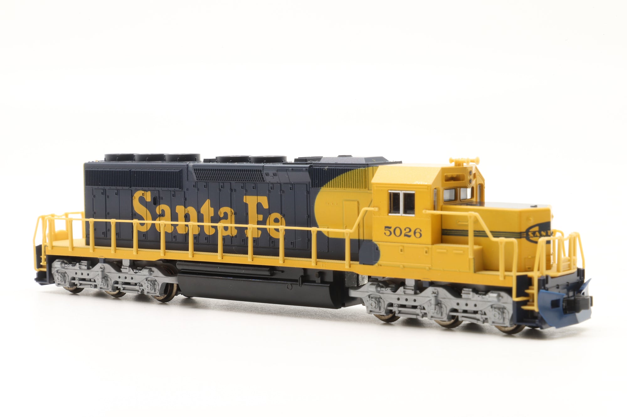 Kato N 176-4907 SD40-2 'Snoot' 5026 in SF Livery