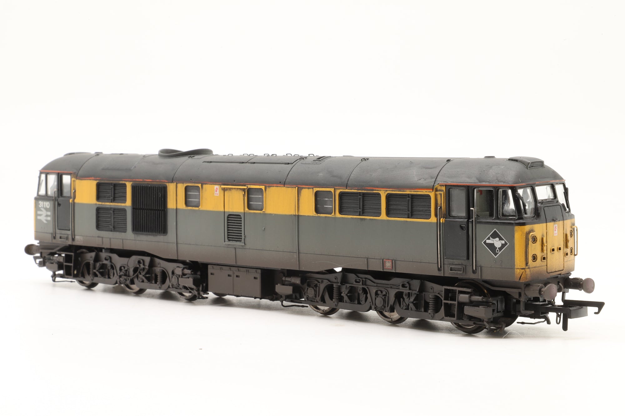 Hornby OO R2421 Class 31 31110 in BR Engineers 'Dutch' – Weathered