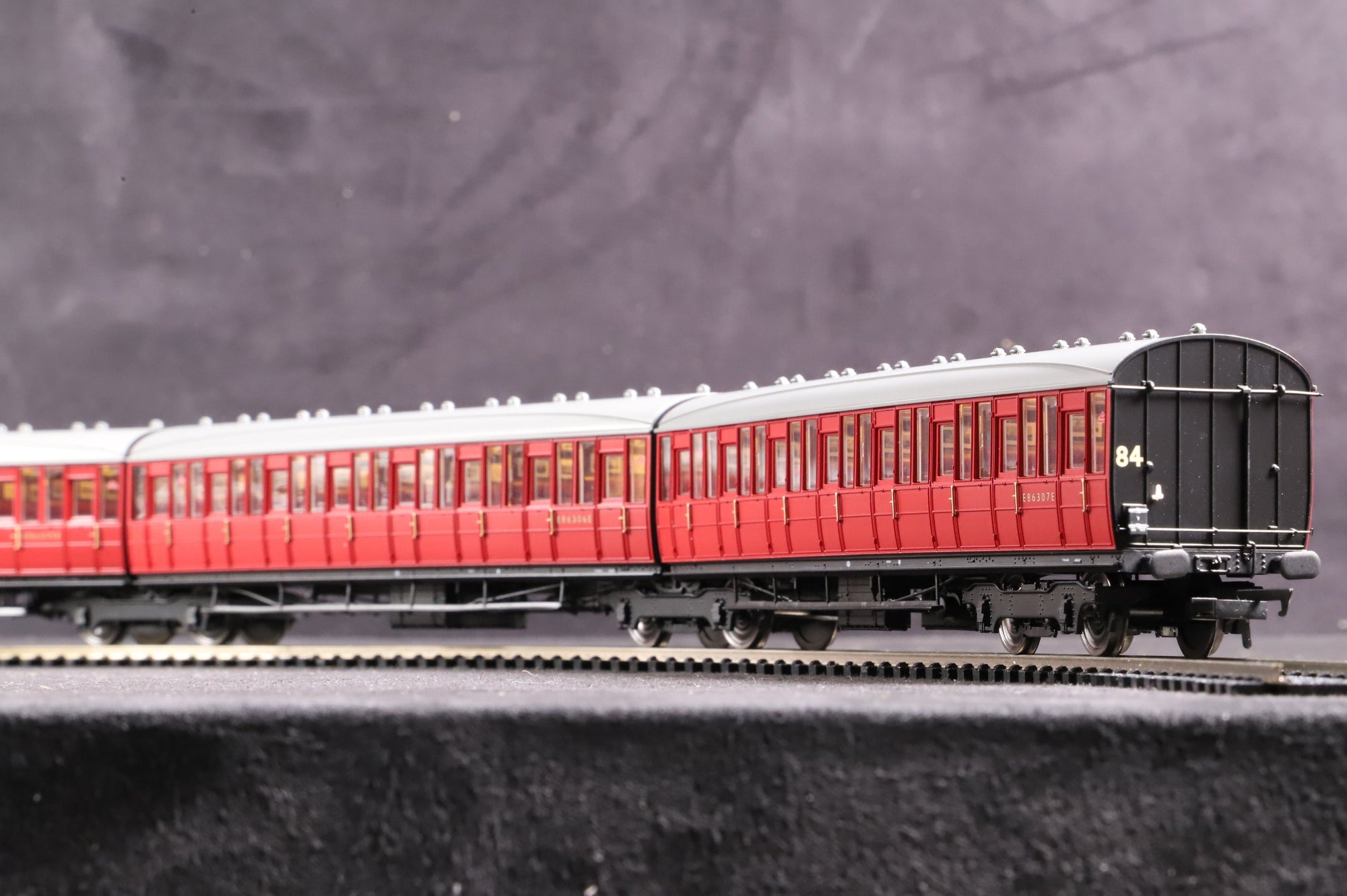 Clark Railworks OO Gauge C2002A Quad Art Set No. 84, BR Crimson