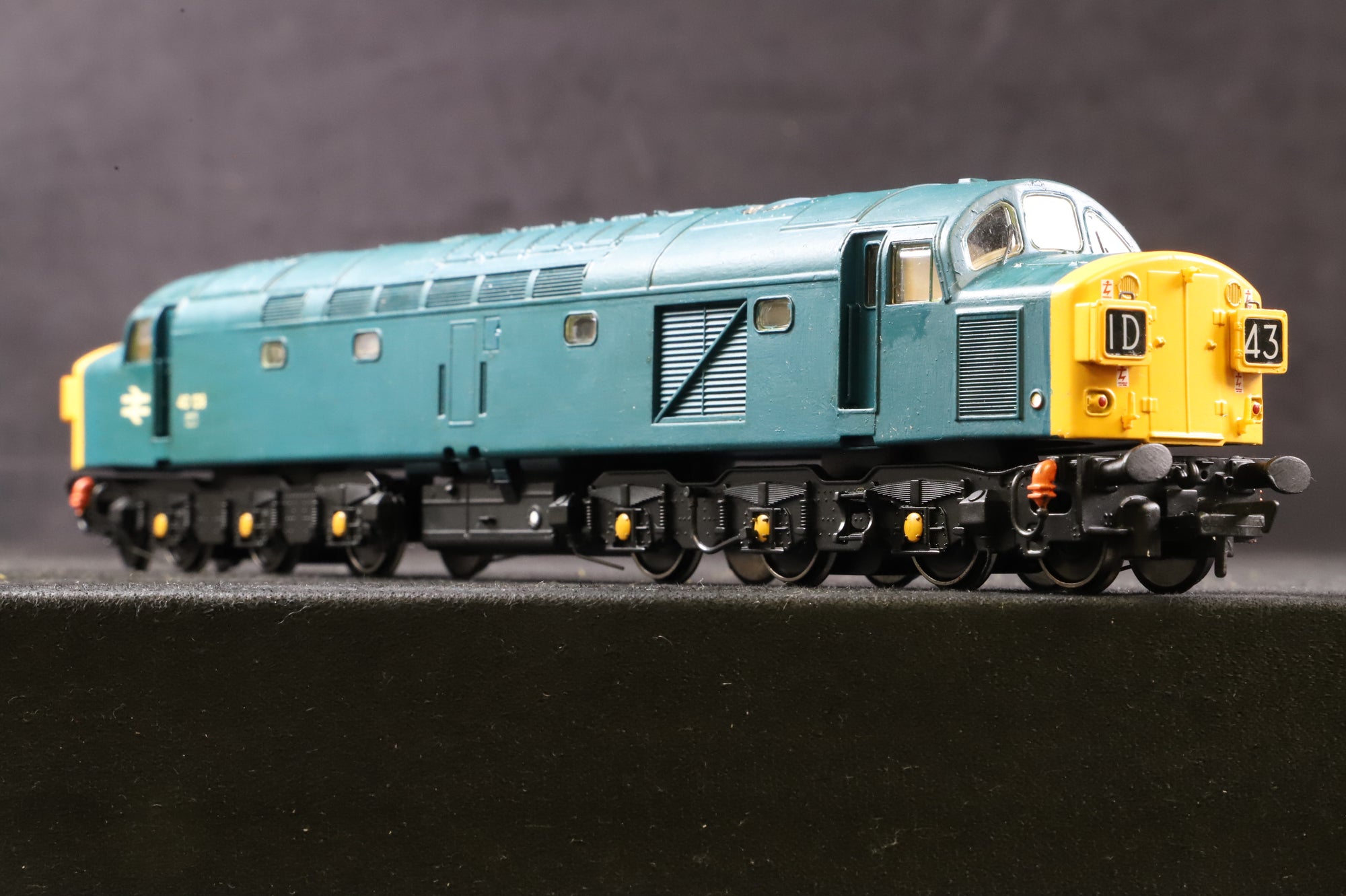 WORKSHOP Bachmann OO Class 40 40139 in BR Blue