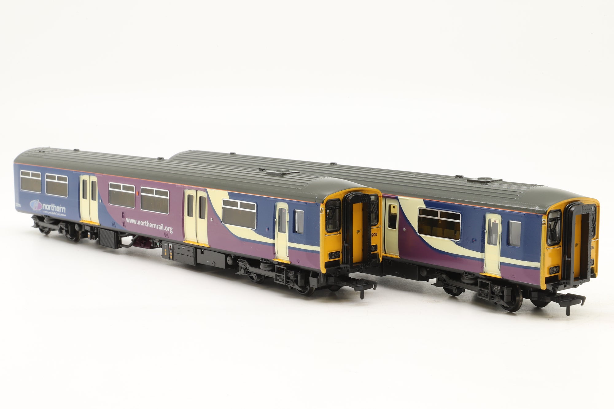 Bachmann OO Class 150/2 150205 in Northern Livery – Custom Repaint