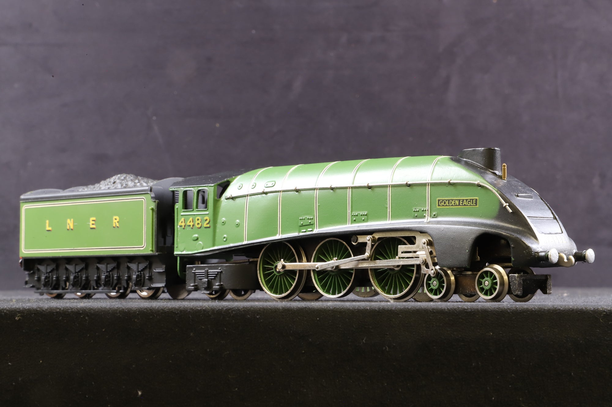 Wrenn OO W2209 4-6-2 Class A4 Golden Eagle
