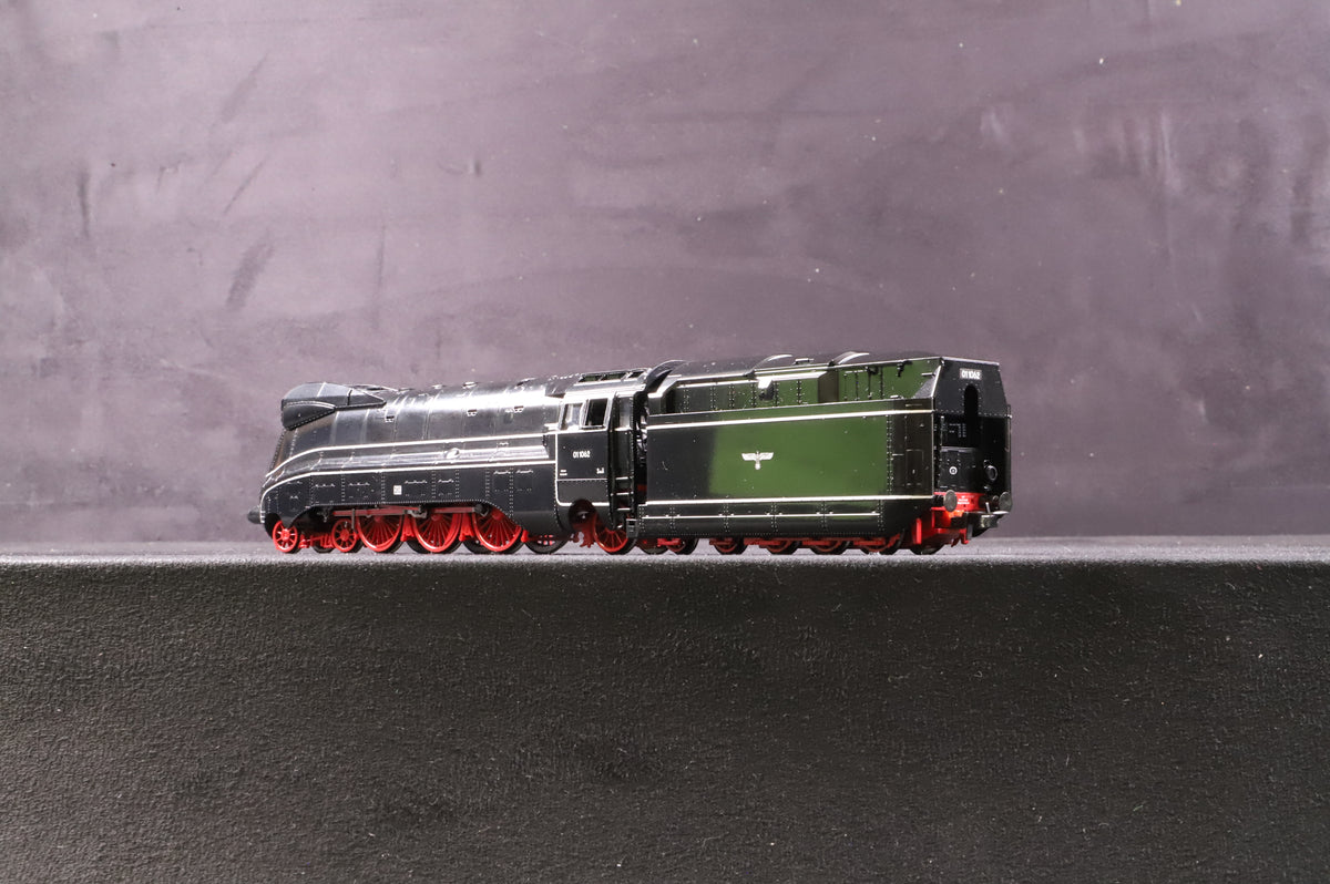 Liliput HO L111103 Streamlined BR 01 1062 4-6-2 DRG