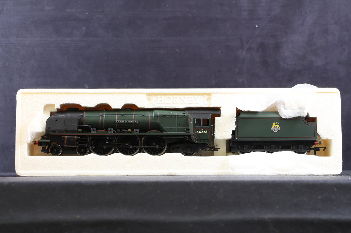 Hornby OO R2231 BR Lined Green (early emblem) 4-6-2 Duchess Class &#39;Duchess of Rutland&#39;