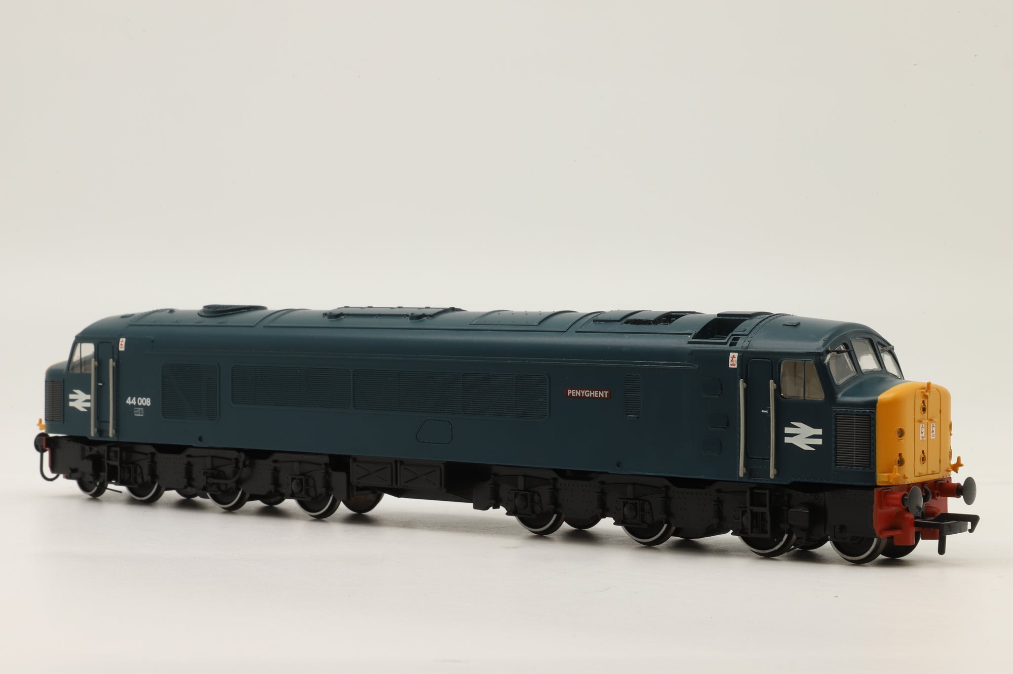 Bachmann OO 32-651 Class 44 Diesel '44008' 'Penyghent' BR Blue