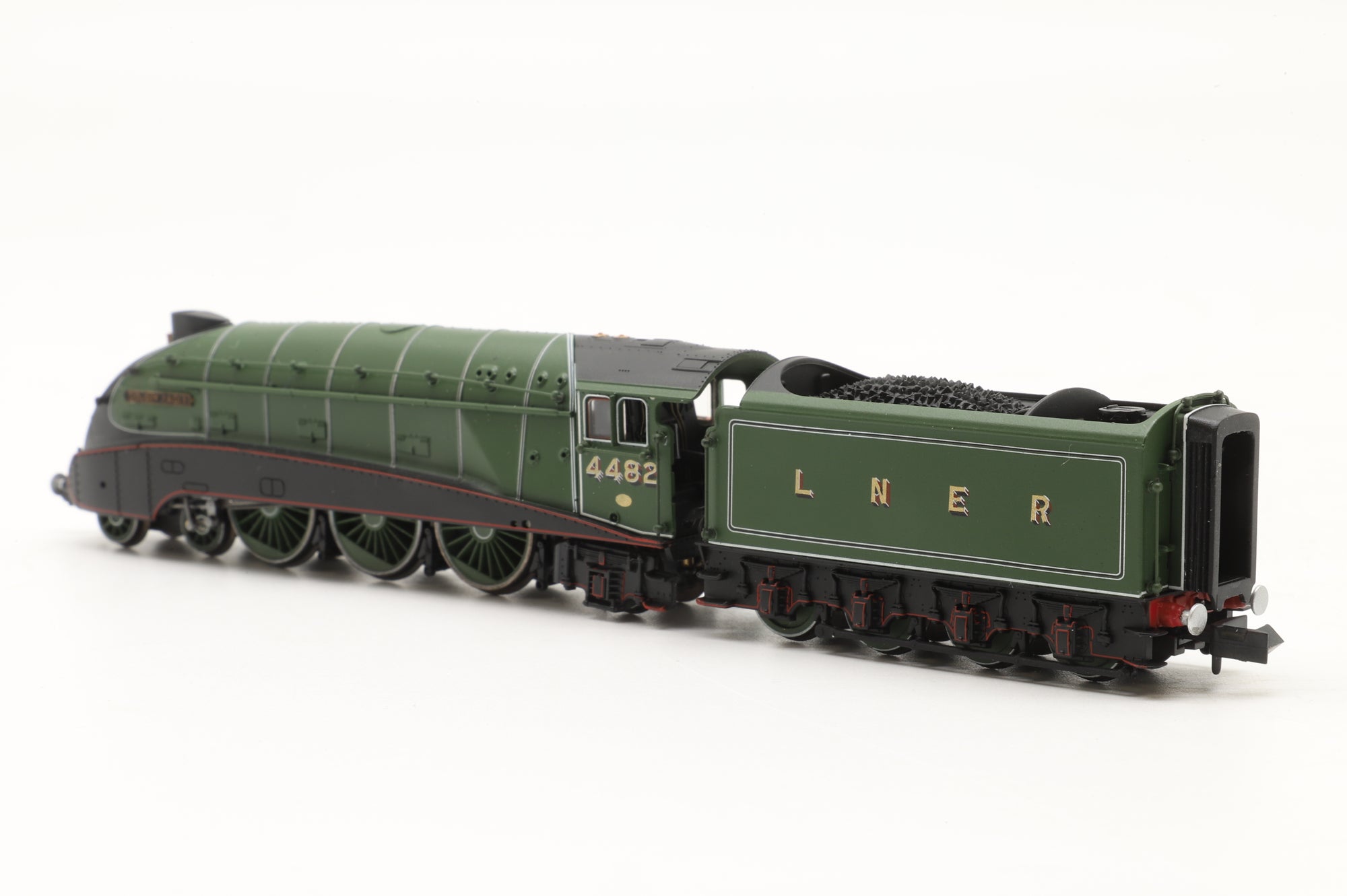 Dapol N 2S-008-010 Class A4 4482 'Golden Eagle' in LNER Green