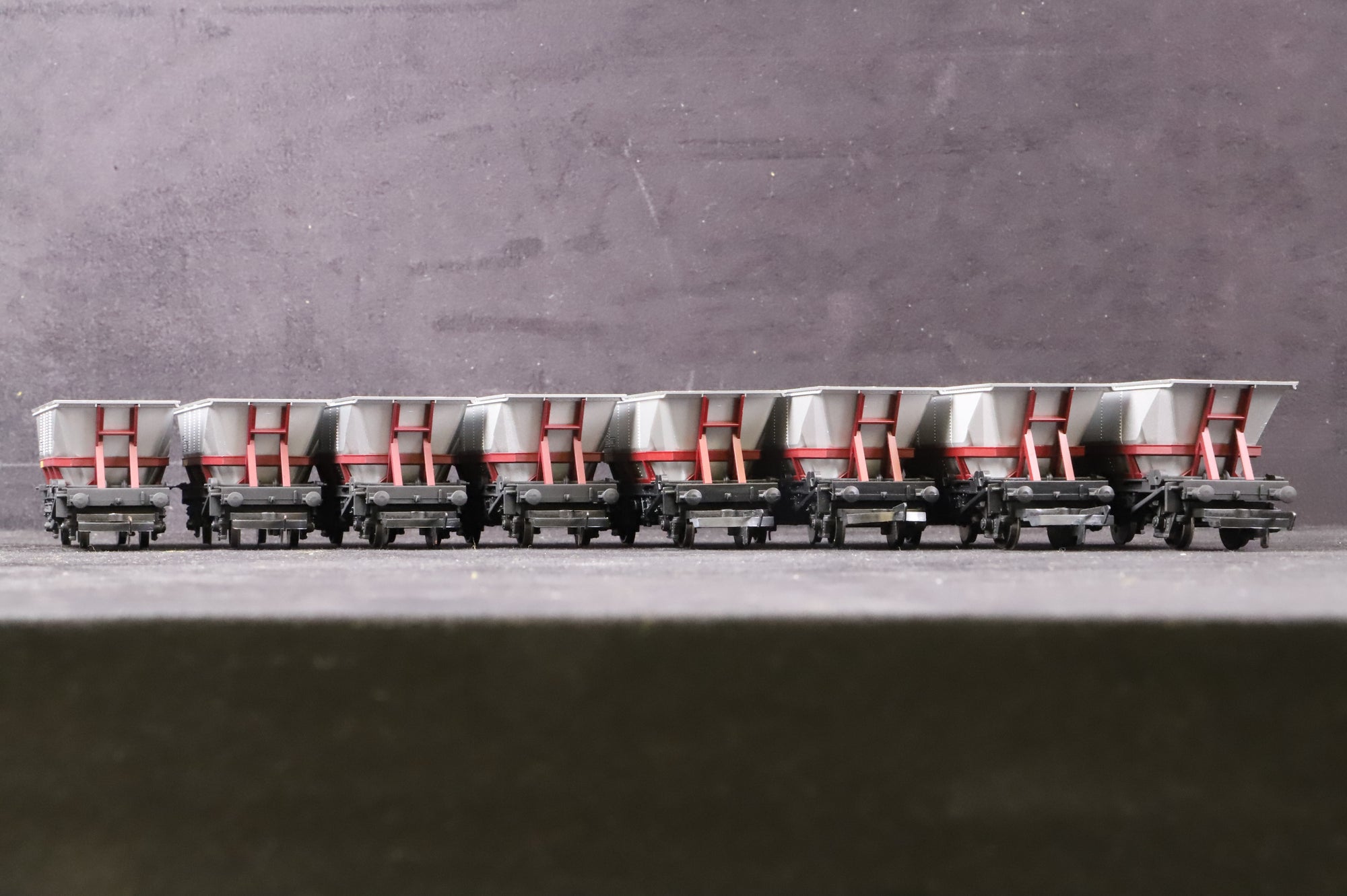 Hornby OO Rake Of 8 HAA Wagons EWS Livery