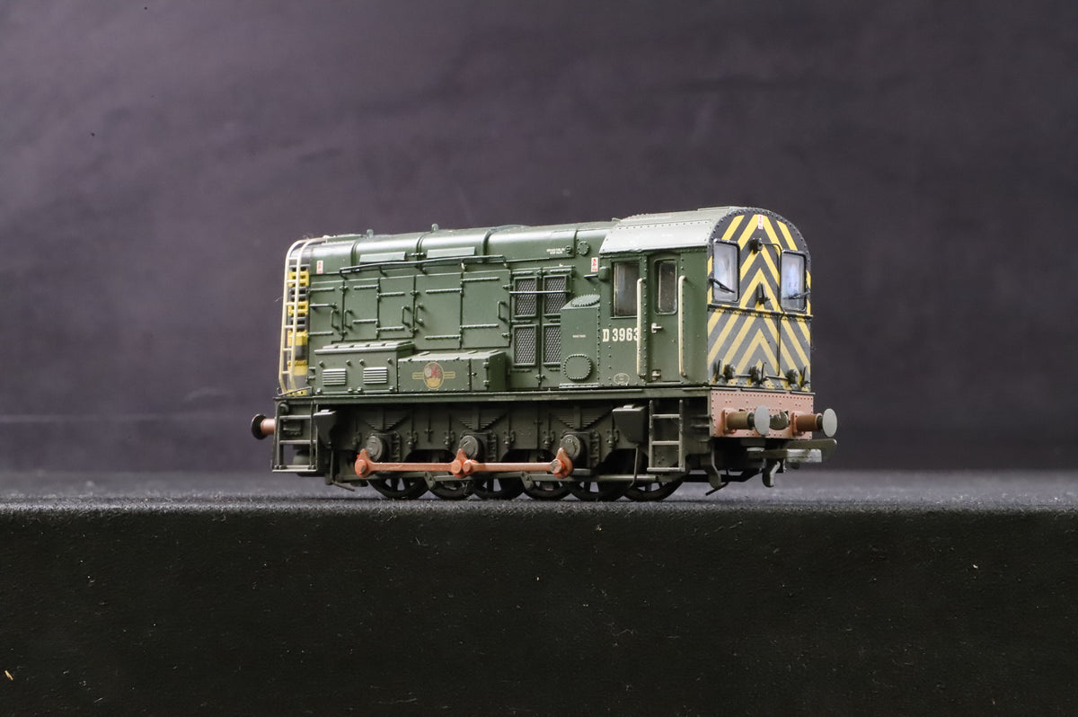 Bachmann OO 32-117 Class 08 D3963 in BR Green w/ Wasp Stripes - Weathered