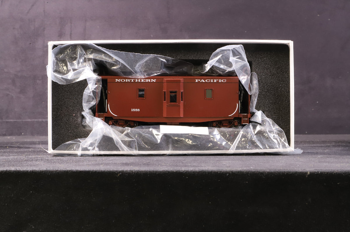 Overland Models Inc.  HO 3938 NP 36&#39; Wood B-W Caboose &#39;1558&#39;