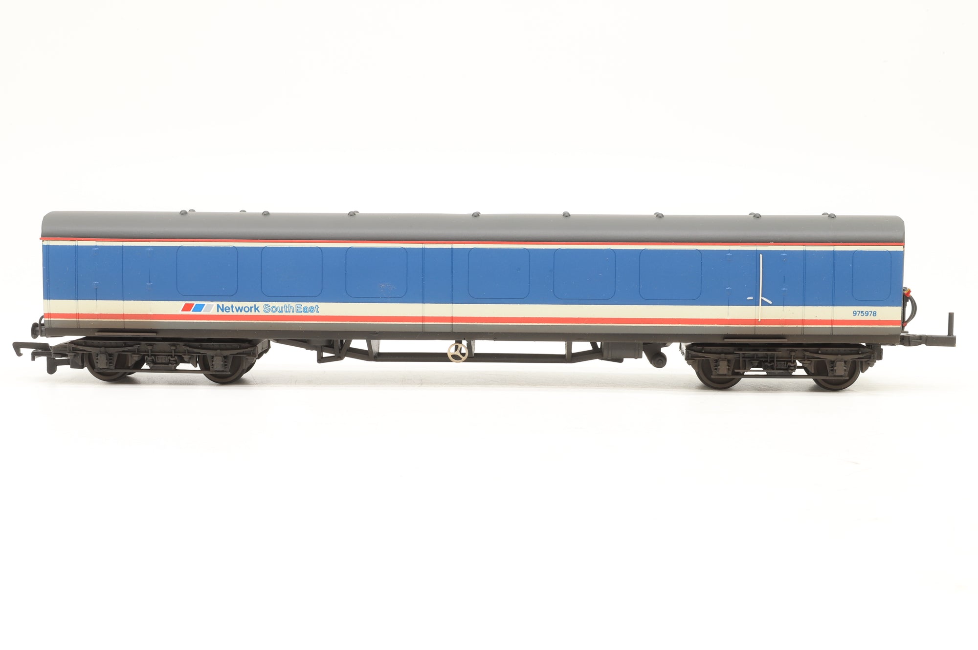 Custom OO Mk1 EMU Translator Coach 975978 in NSE Livery