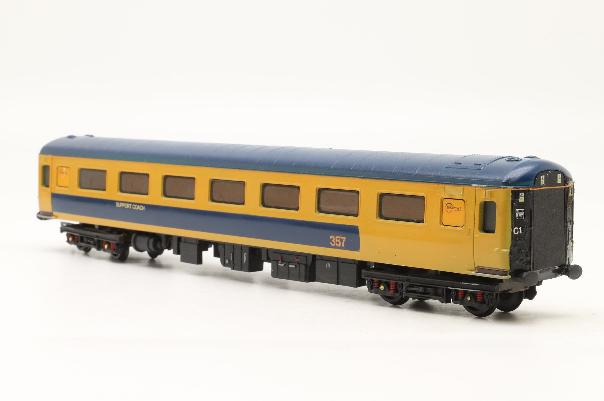 Airfix/Custom OO Rake of 2x Mk2Fs in GBRF Liveries