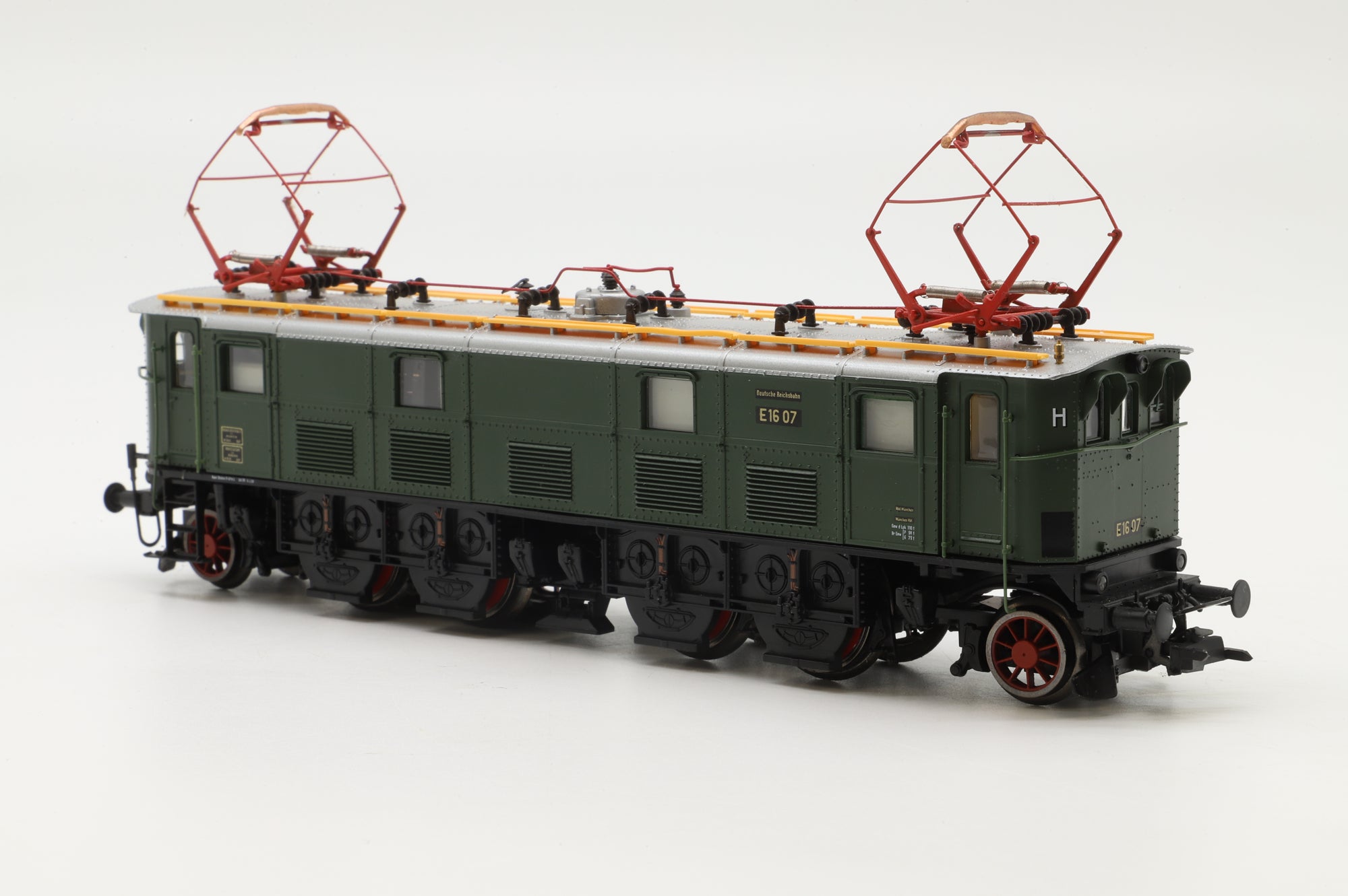 Roco HO 69622 E16 Overhead Electric Locomotive DR 3 Rail DCC Fitted