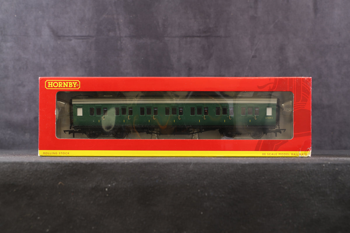 Hornby OO Rake Of 5 BR Maunsell Green Coaches