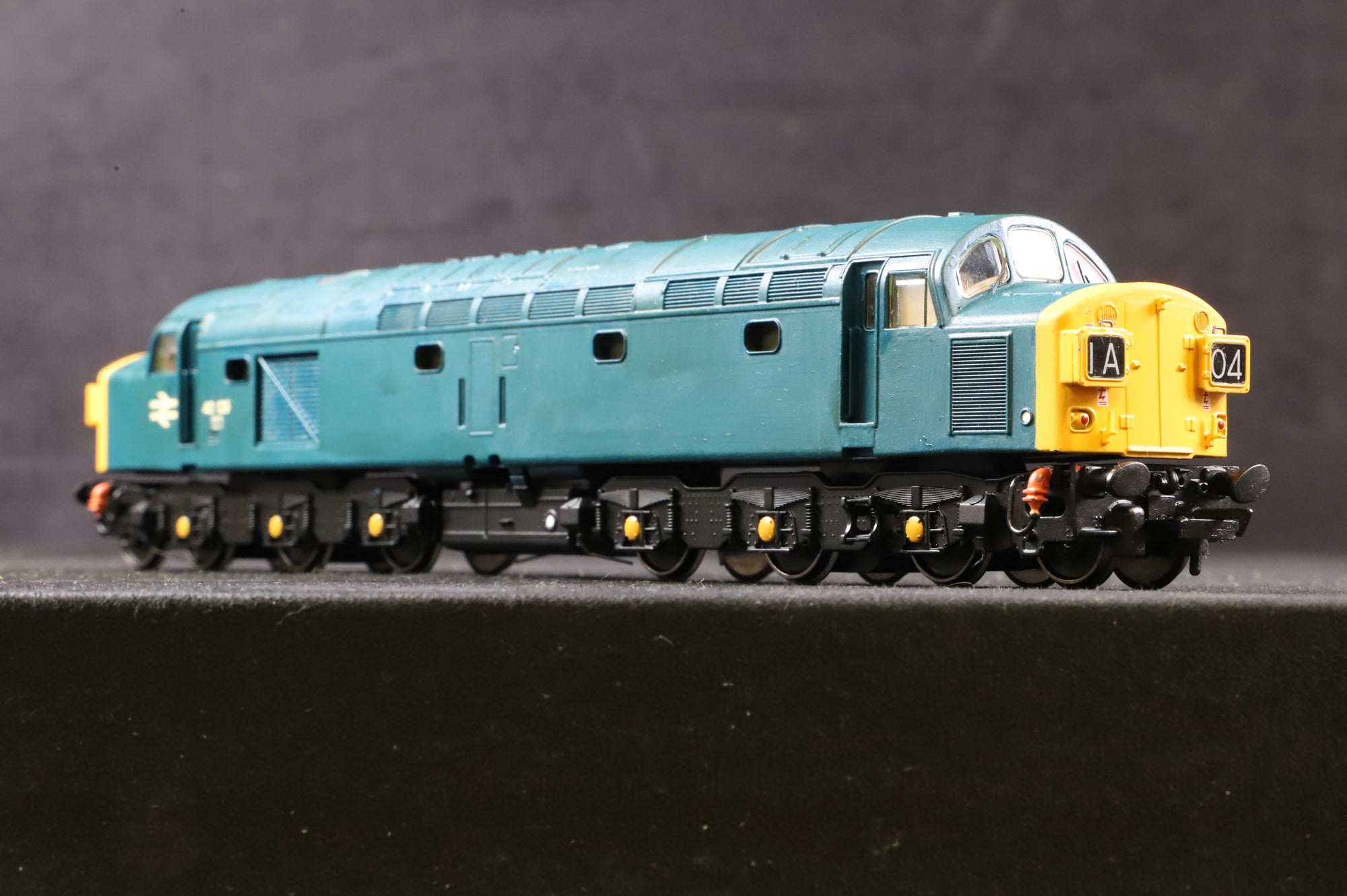 WORKSHOP Bachmann OO Class 40 40139 in BR Blue
