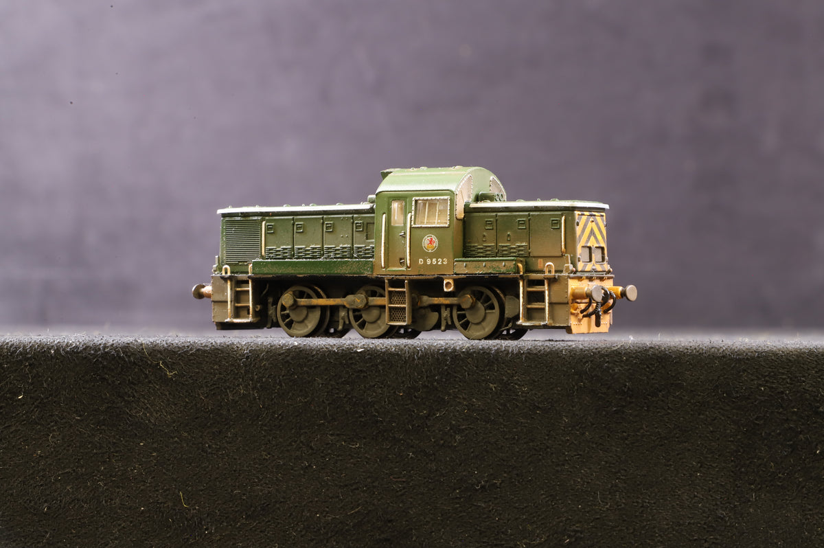 Graham Farish N 372-951 Class 14 Diesel &#39;D9523&#39; BR Green Wasp Stripes Weathered