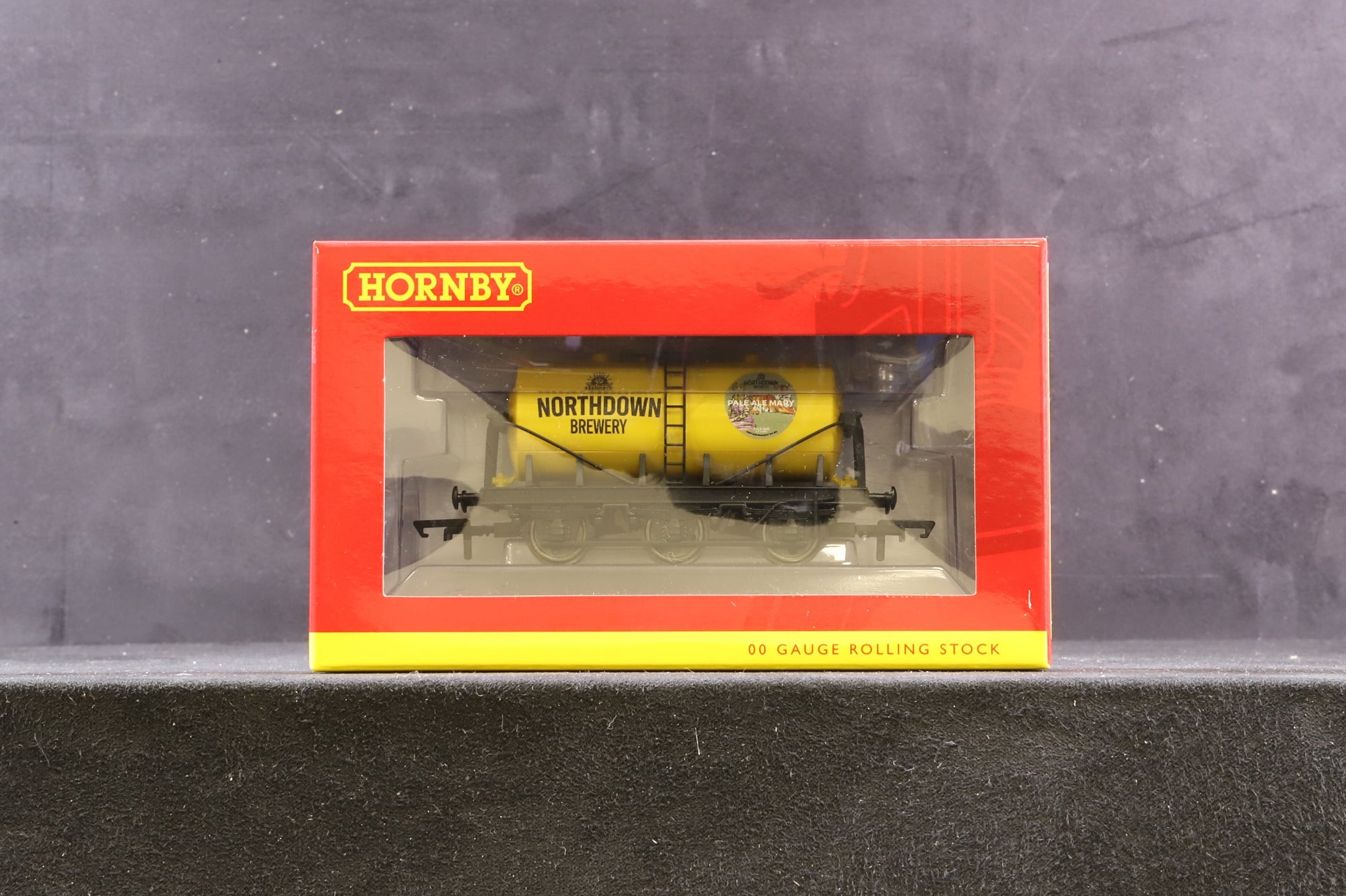 Hornby OO Rake Of 4 Beer Tankers Inc. R60308, R60307, R30282 & R60283