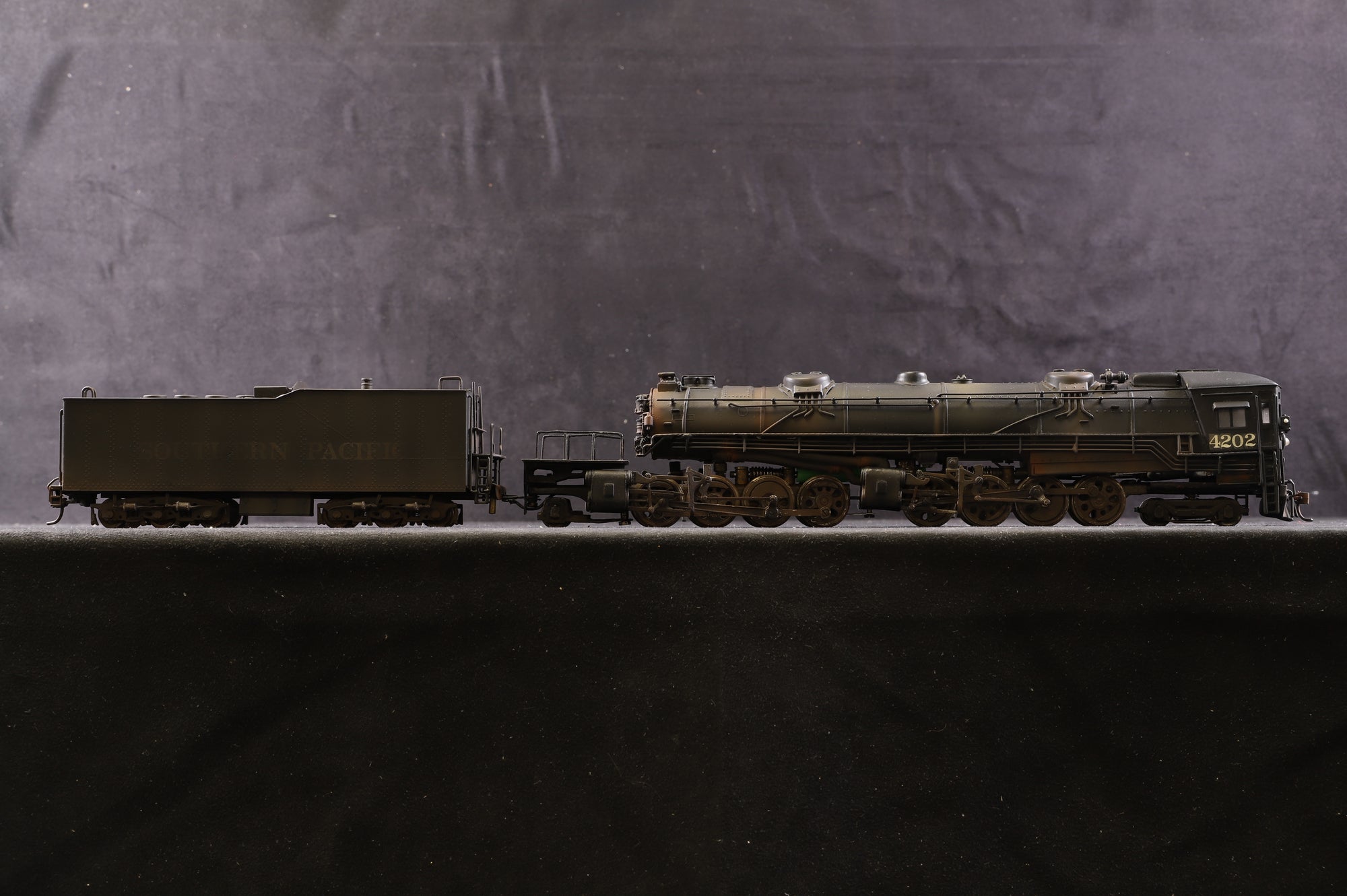 Akane Model Trains HO Brass Southern Pacific Class AC-8 4-8-8-2 Cab Forward '4202' Steam Locomotive, Weathered