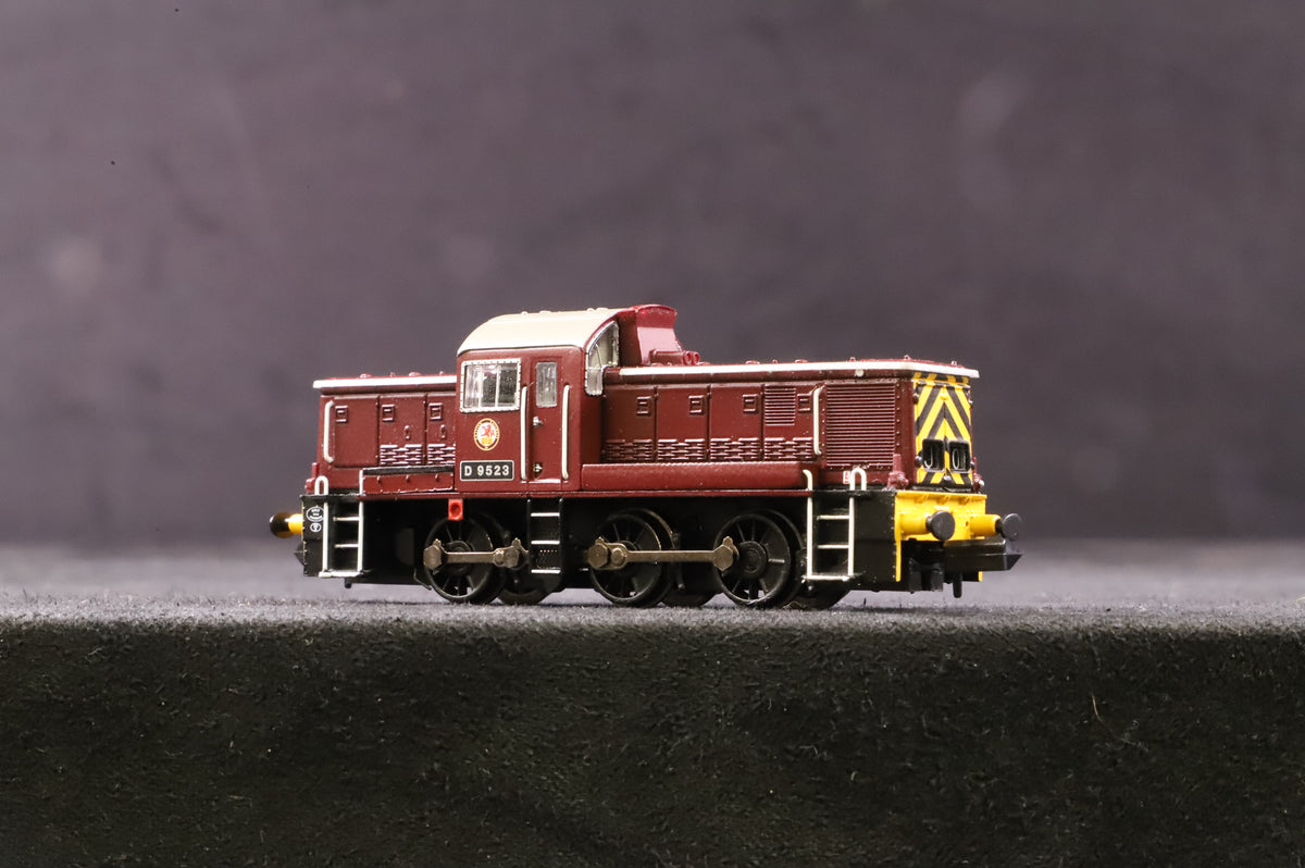 Graham Farish N 372-2443 Class 14 &#39;D9523&#39; BR Maroon Wasp Stripes DCC Sound