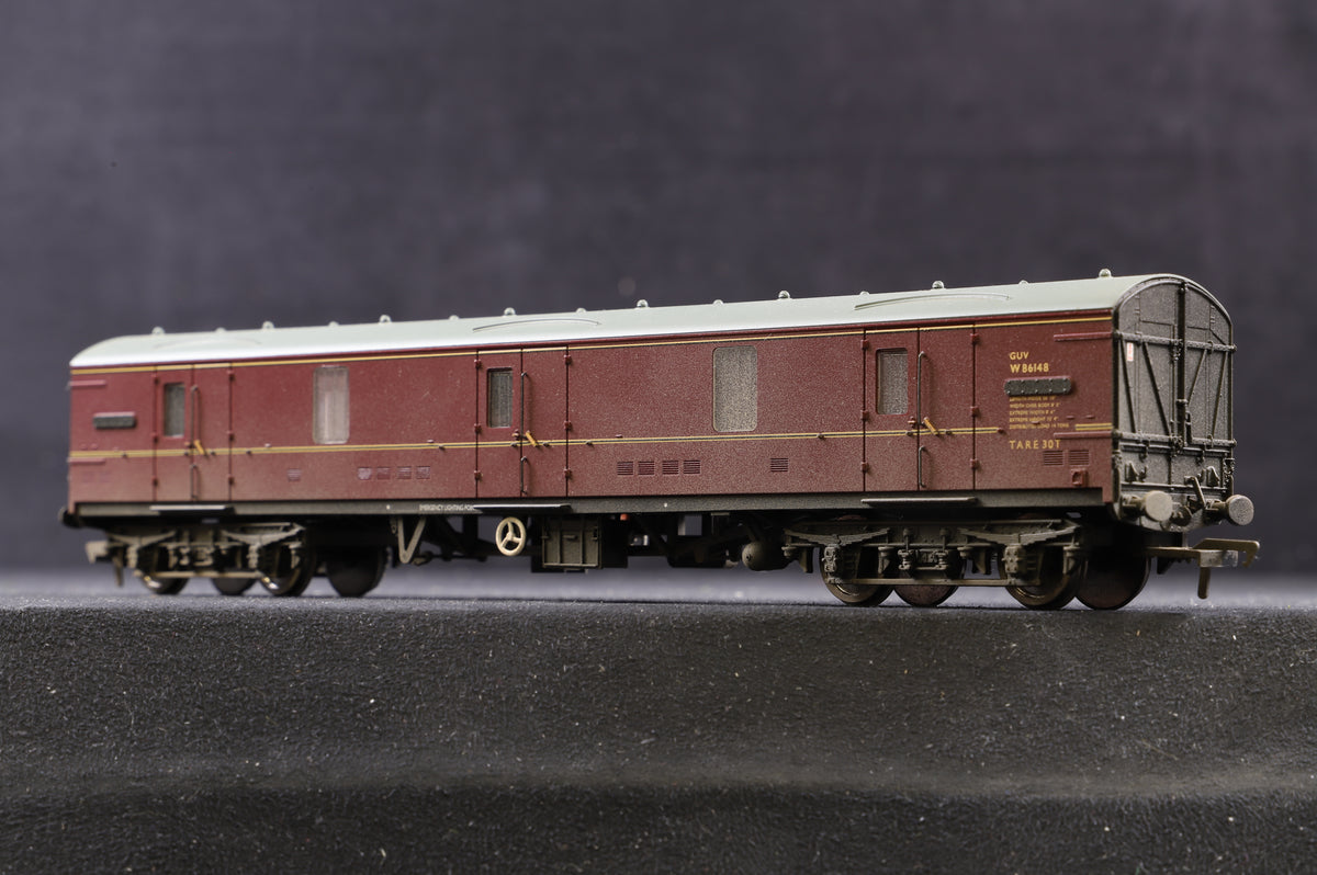 Hornby/Bachmann OO Rake of 5 Parcels Coaches