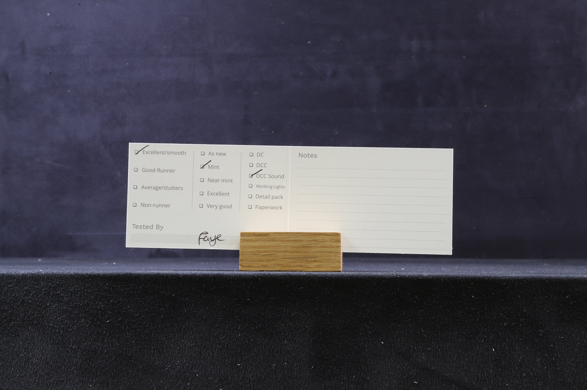 Hornby OO R30040TTS Class 47 47583 County of Hertfordshire in BR Blue 1981 Royal Wedding Livery