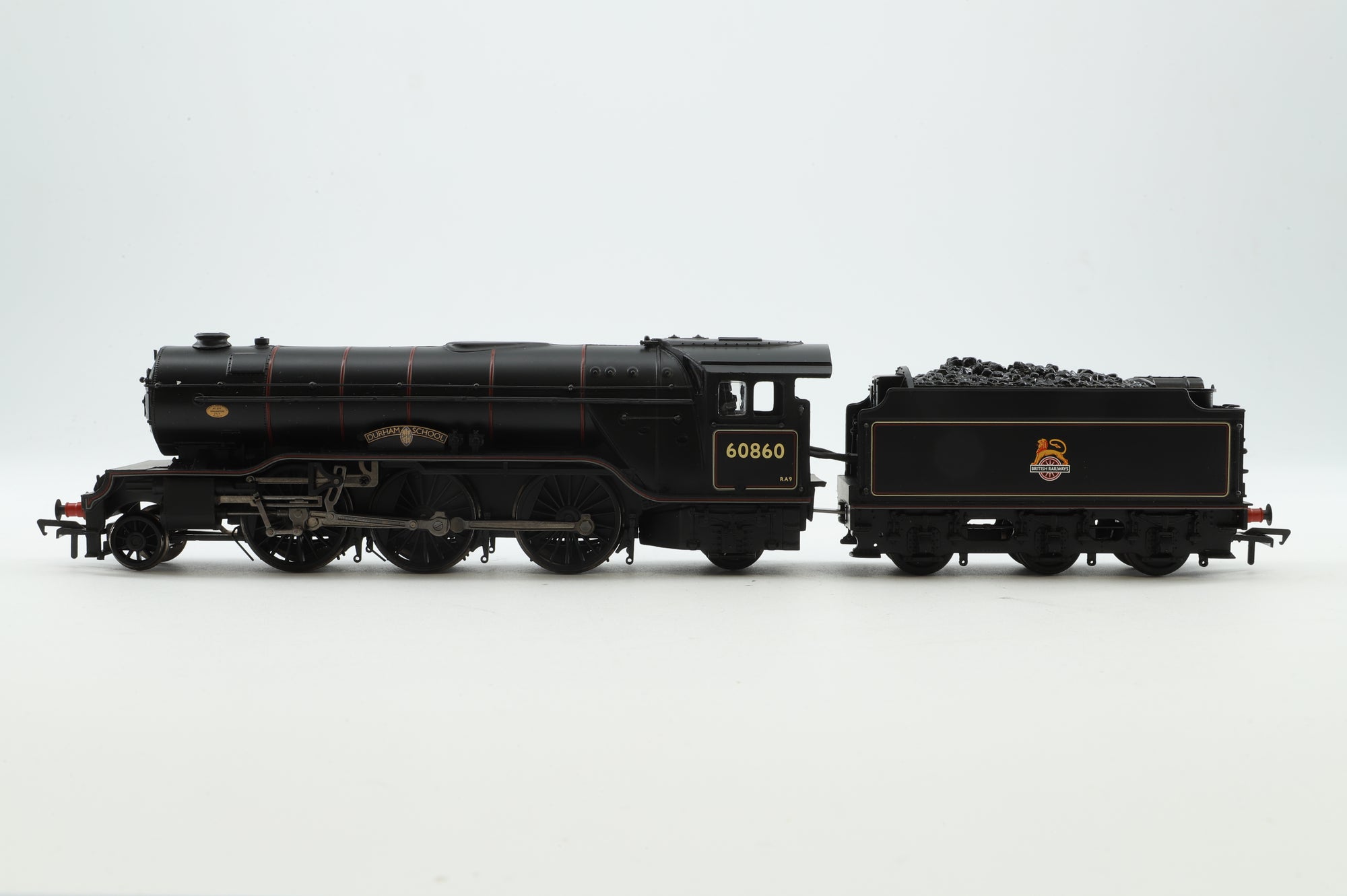 Bachmann OO 31-564 Class V2 '60860' 'Durham School' BR Black E/Emblem, DCC Sound