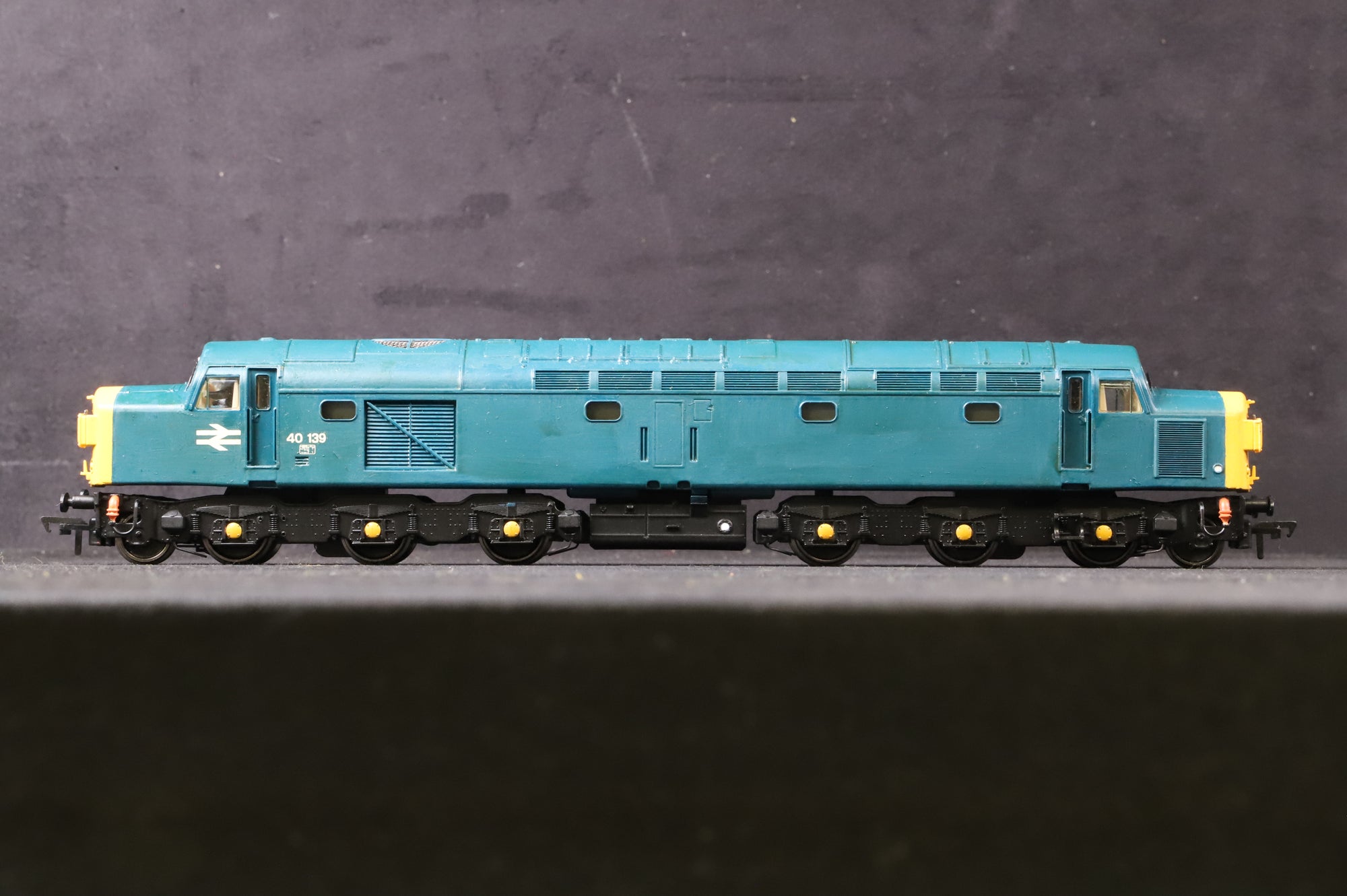 WORKSHOP Bachmann OO Class 40 40139 in BR Blue