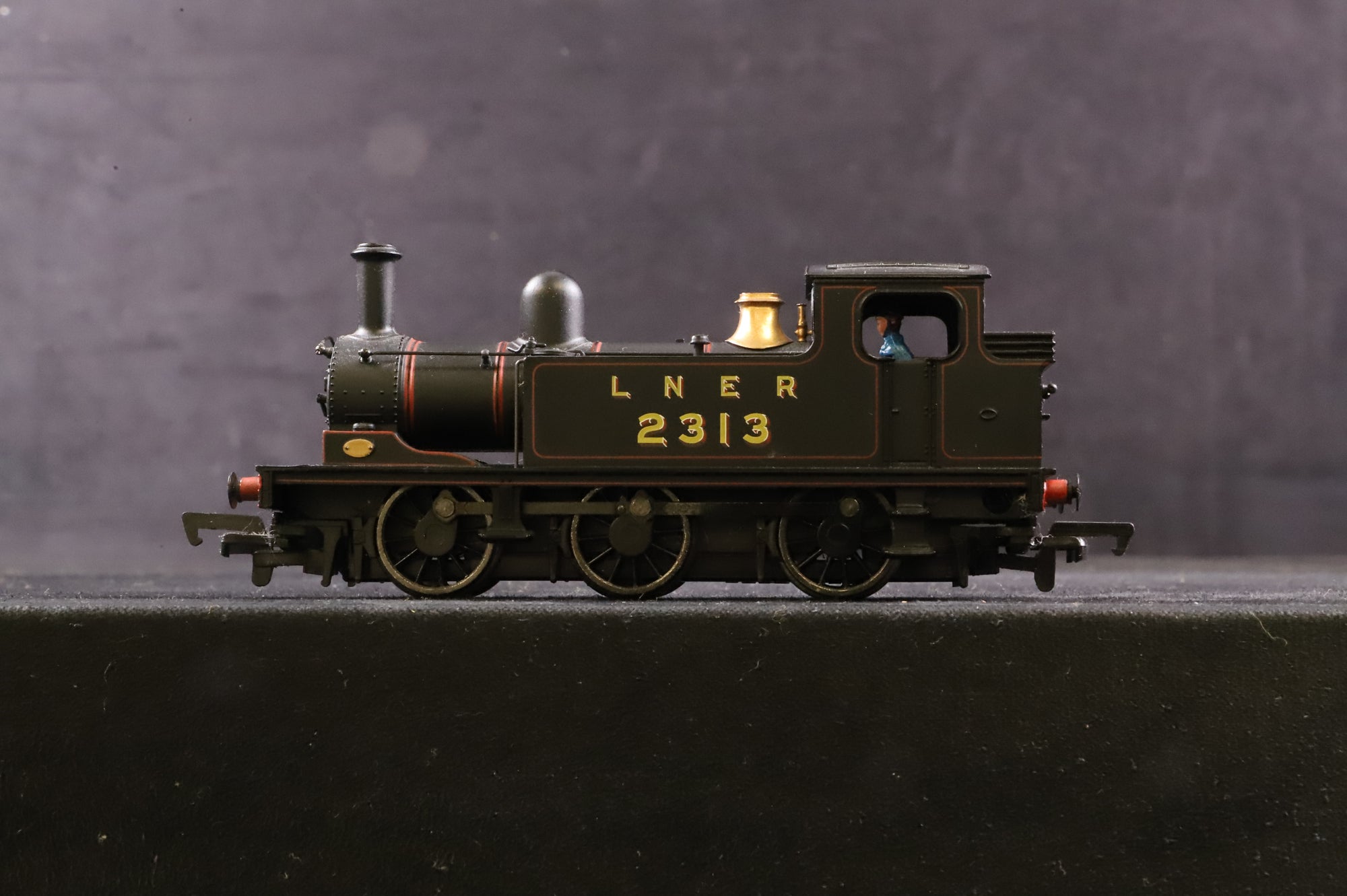 WORKSHOP Bachmann OO 31-054 J72 Tank 2313 in Lined LNER Black