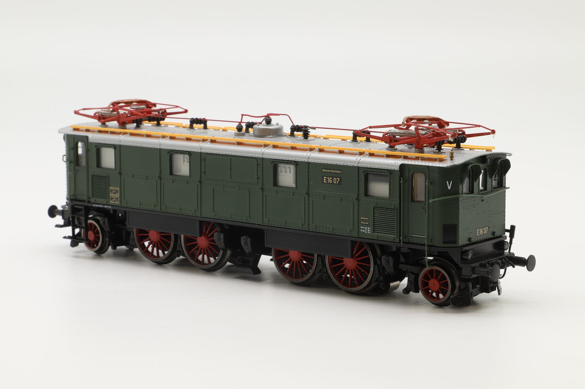 Roco HO 69622 E16 Overhead Electric Locomotive DR 3 Rail DCC Fitted